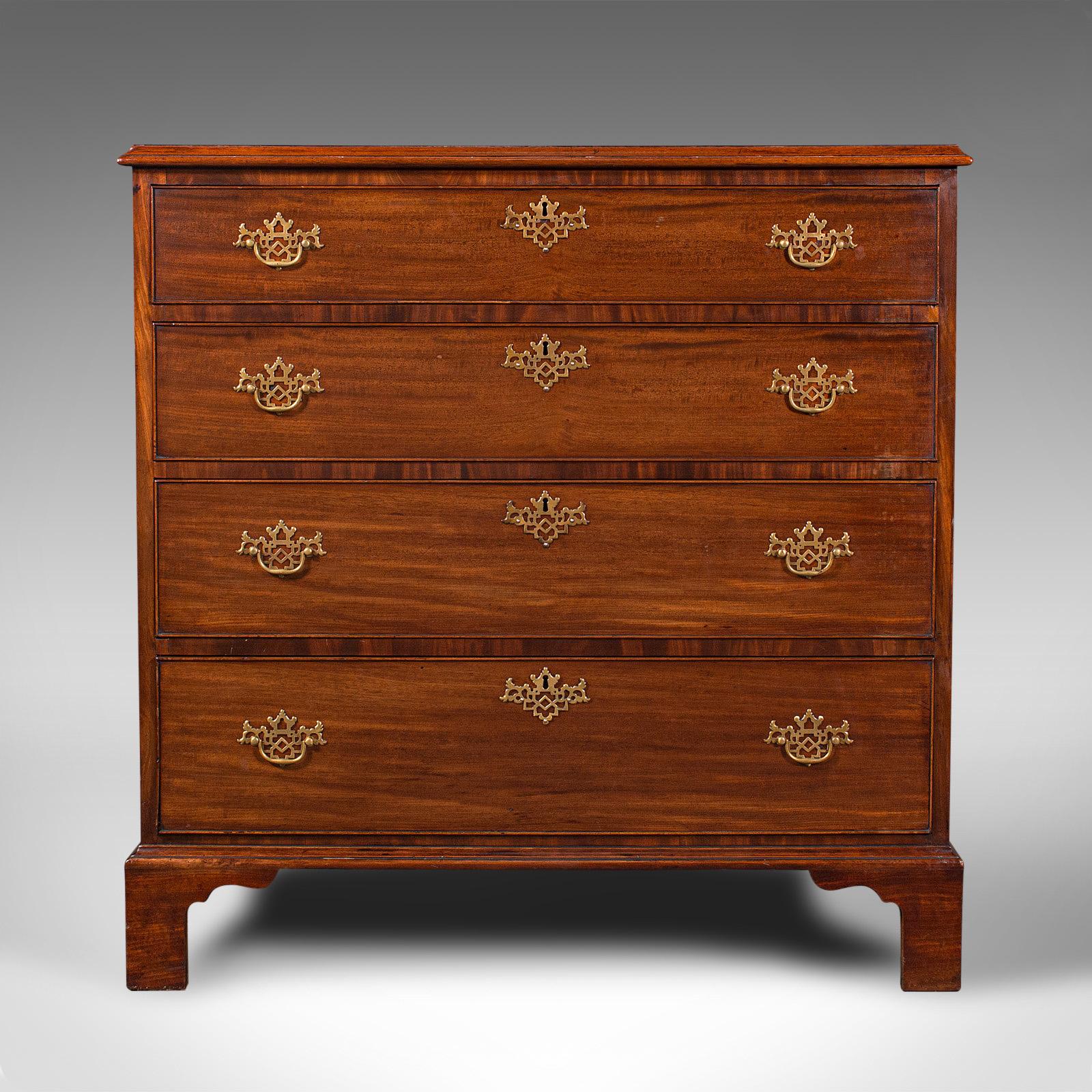 This is an antique gentleman's chest of drawers. An English, mahogany bedroom cabinet, dating to the Georgian period, circa 1800.

Delightfully appointed example of Georgian craftsmanship
Displaying a desirable aged patina throughout
Select
