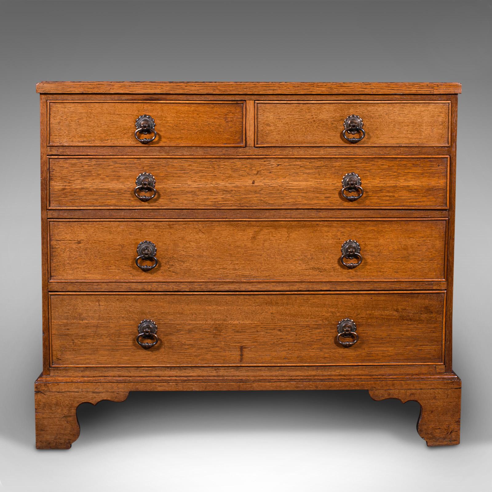 gentleman's chest of drawers
