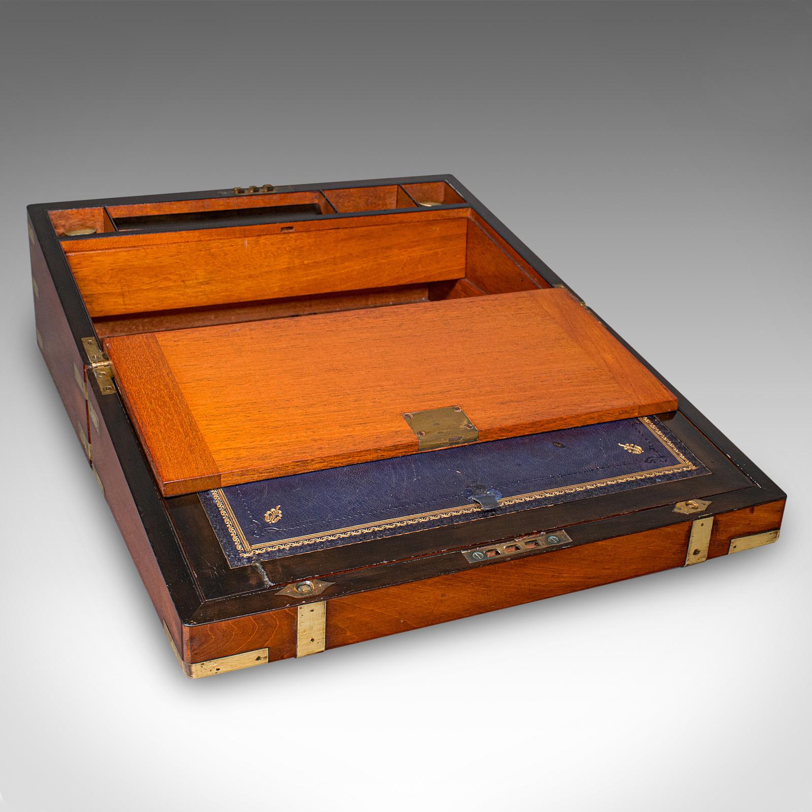 Antikes Herrenkorrespondenzetui, Englisch, Nussbaum, Schreibschräge, Regentschaft (Britisch) im Angebot