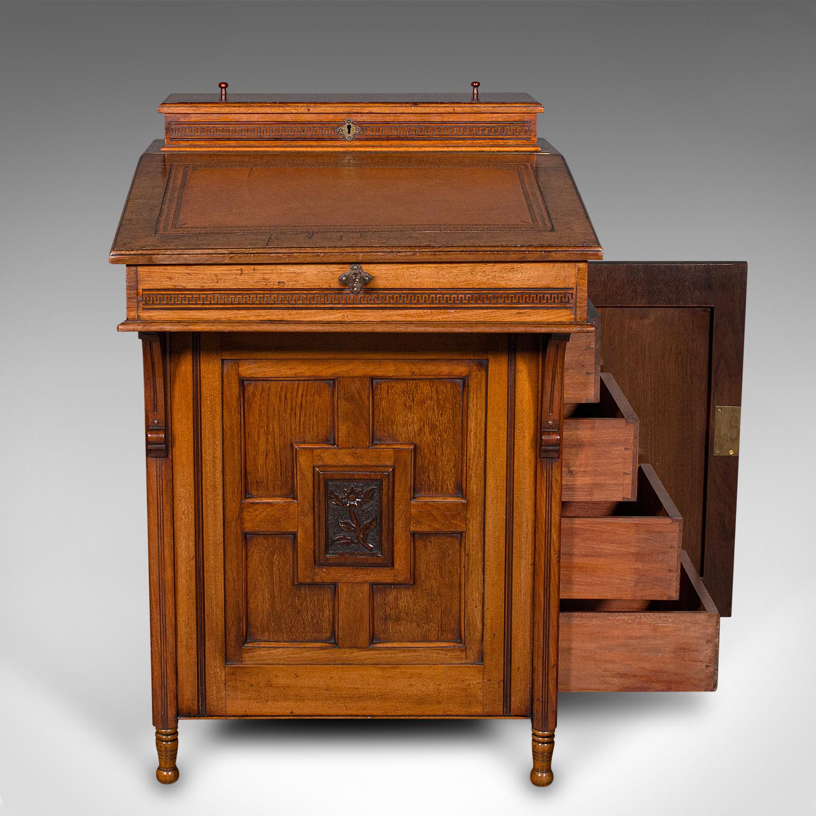 Antiker Gentleman's Davenport-Schreibtisch für Herren, englisch, Nussbaum, viktorianisch, um 1880 (Viktorianisch) im Angebot