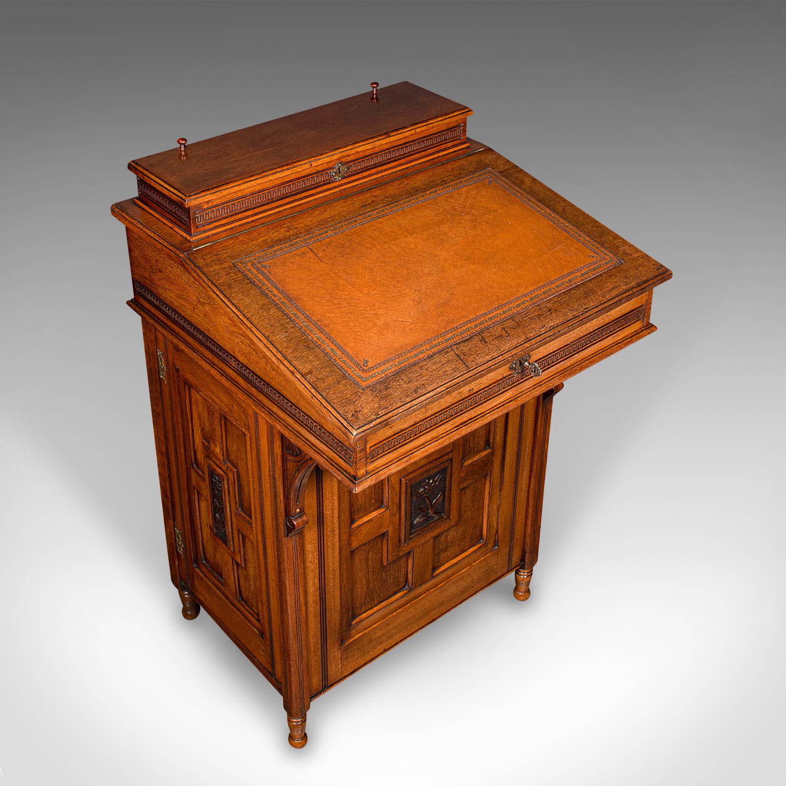 Antiker Gentleman's Davenport-Schreibtisch für Herren, englisch, Nussbaum, viktorianisch, um 1880 (Walnuss) im Angebot