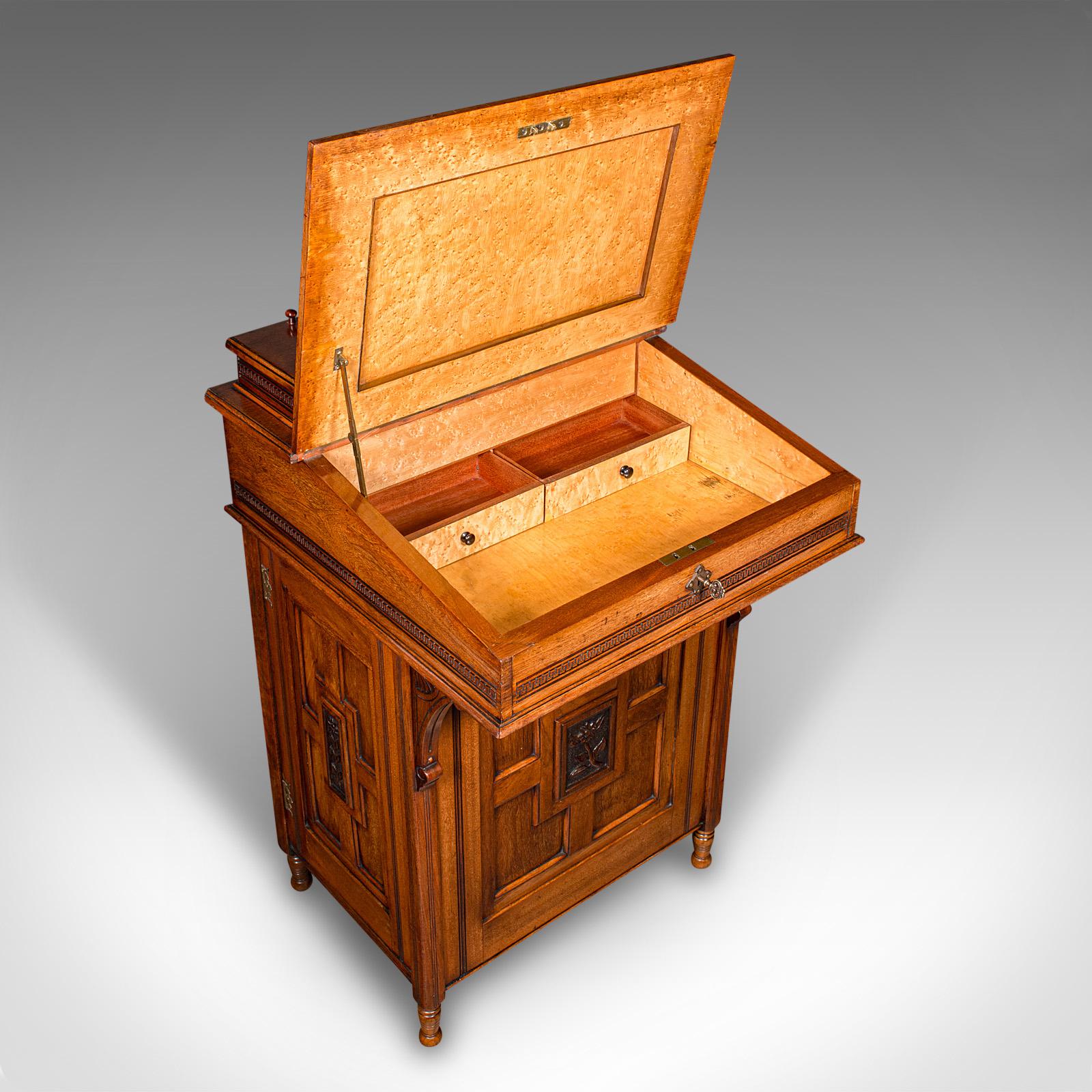 Antiker Gentleman's Davenport-Schreibtisch für Herren, englisch, Nussbaum, viktorianisch, um 1880 im Angebot 1