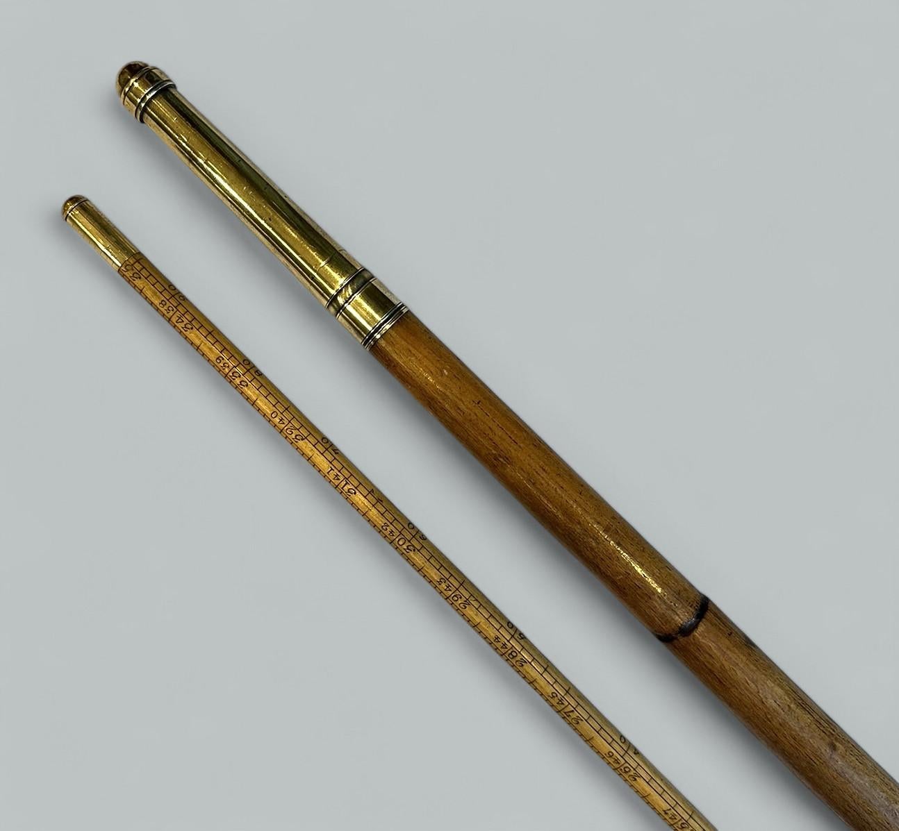 Espléndido y raro bastón victoriano de madera de bambú pulida para damas o caballeros, de excelente calidad, fabricado por Charles Cook, que también trabajó para los renombrados fabricantes de bastones Brigg & Sons de Londres, con su medidor