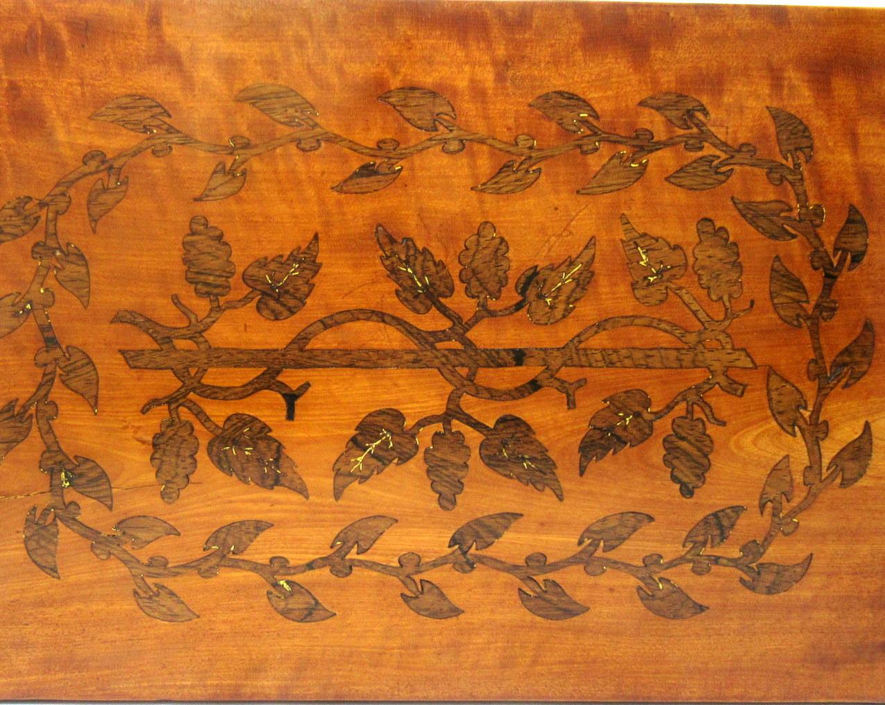 Antiker Herrenschmuckkasten aus Seidenholz und Mahagoni mit Intarsien und Schmuckkästchen 19ct im Angebot 2