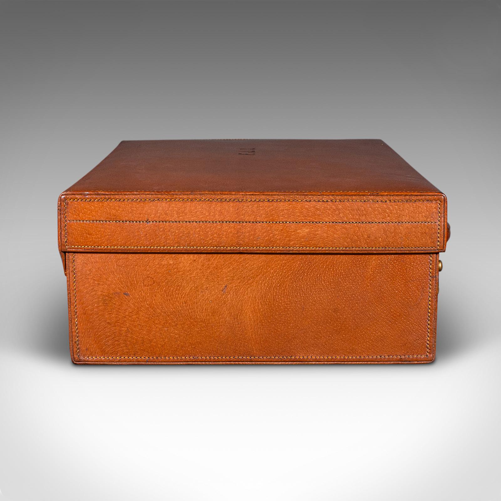 Édouardien Mallette de voyage pour homme, Antiquities, English, Leather Suitcase, Harrods, Edwardian en vente
