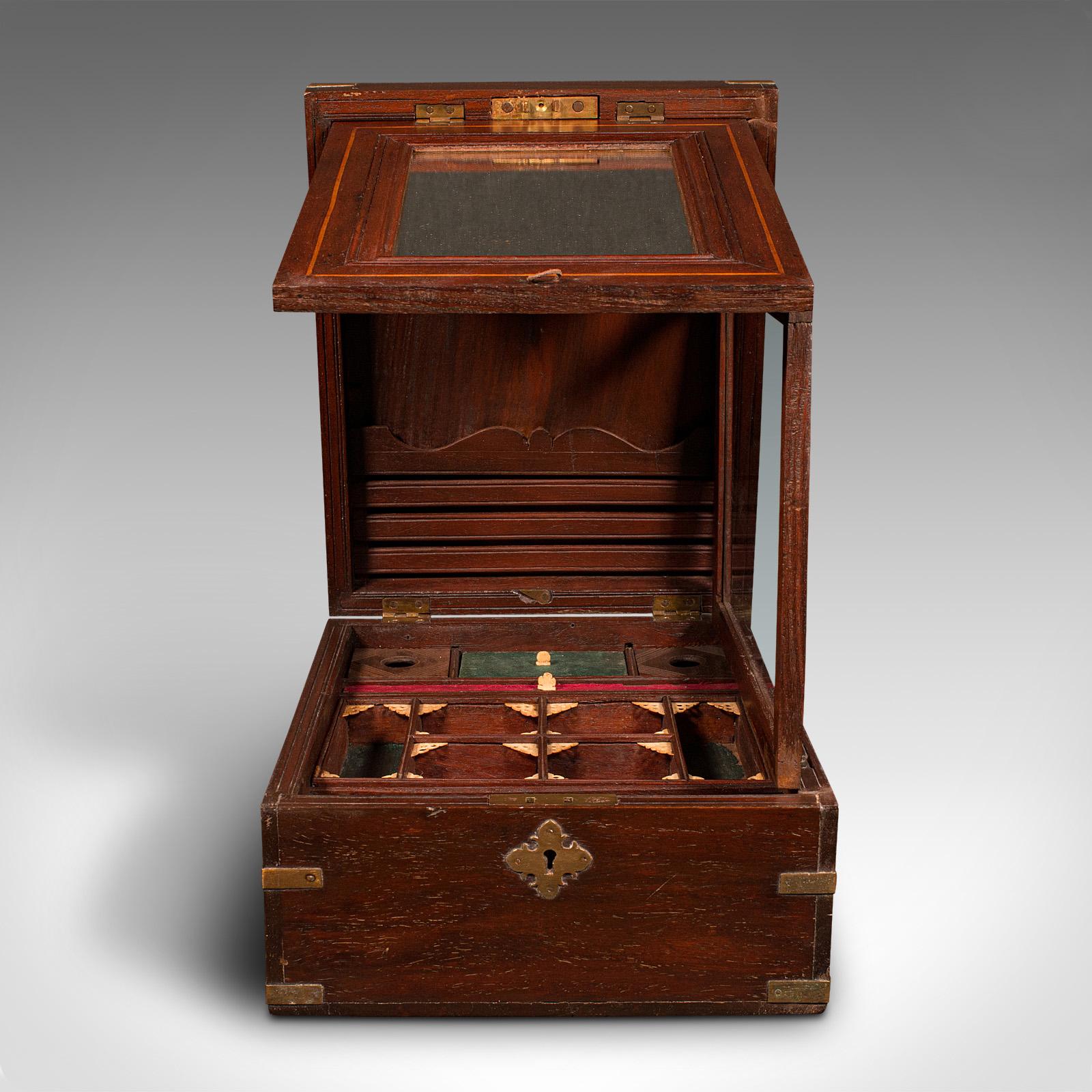 XIXe siècle Ancienne boîte de voyage pour gentleman, anglo-indienne, boîte de correspondance victorienne en vente