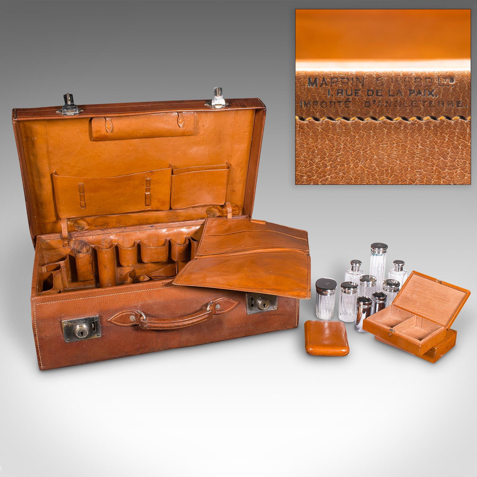 Mid-Century Modern Antique Gentleman's Valet Suitcase, English, Leather, Fitted Interior, C.1920 For Sale