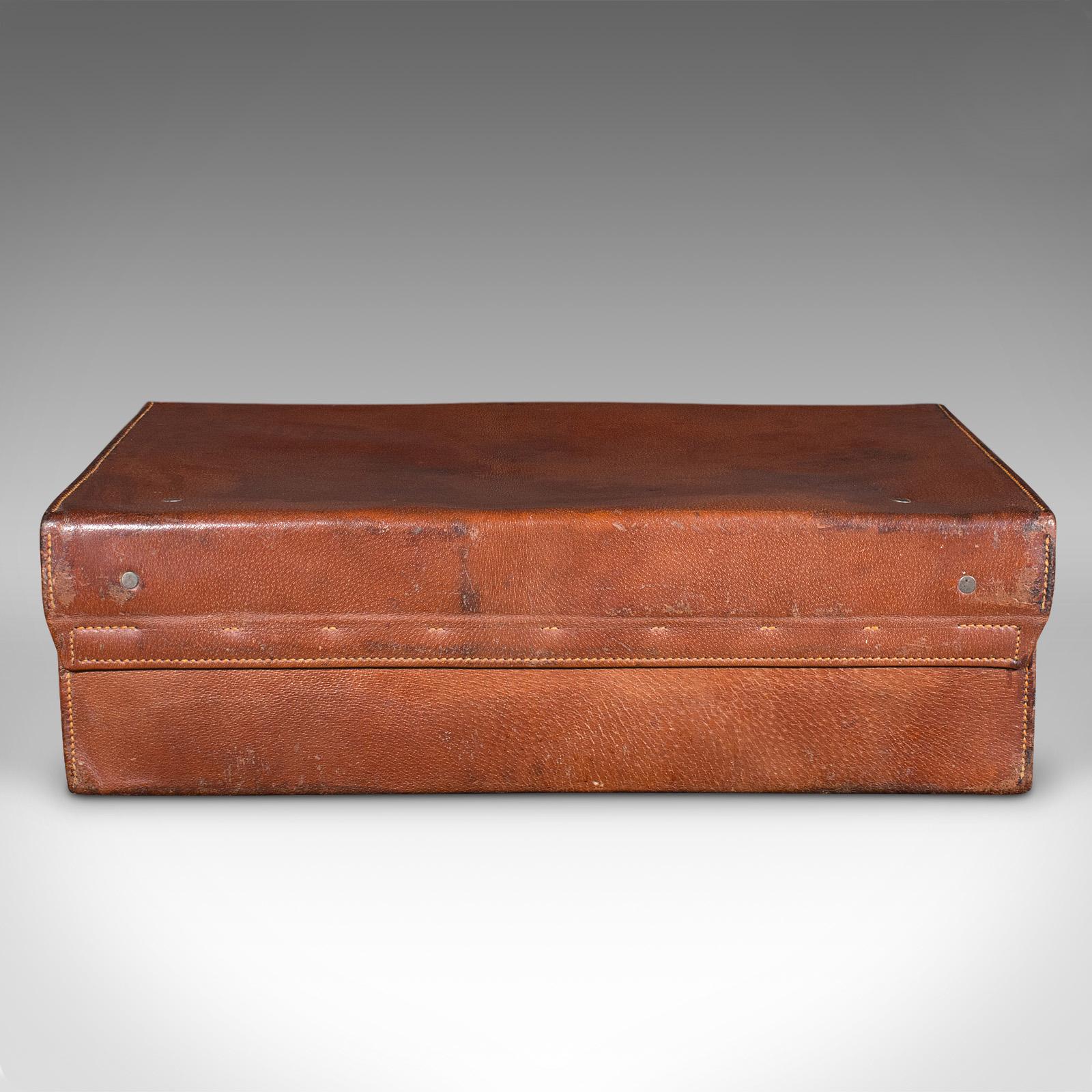 Antique Gentleman's Valet Suitcase, English, Leather, Fitted Interior, C.1920 For Sale 3