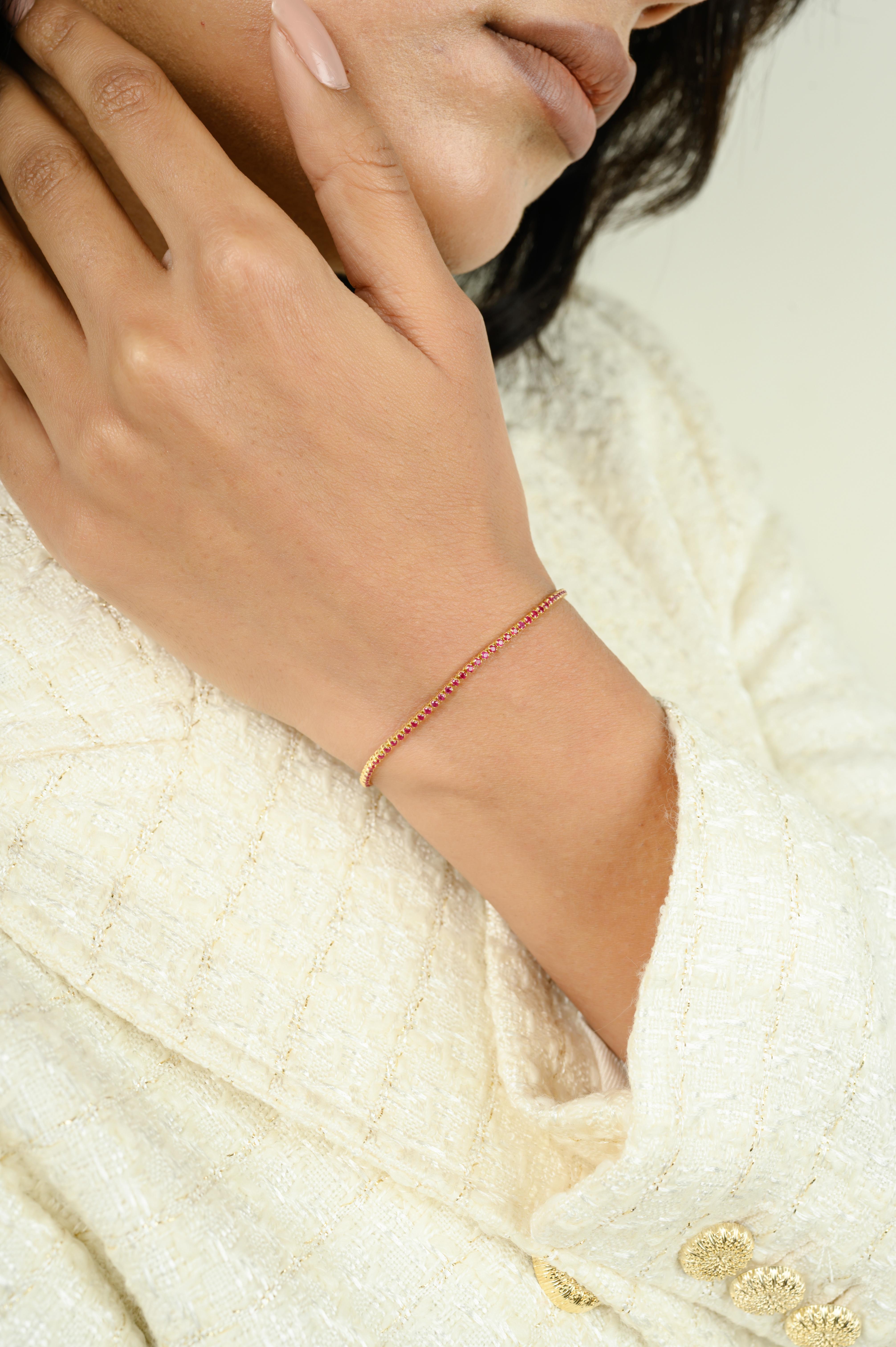 Antikes, echtes, facettiertes, rundes, facettiertes Rubin-Armband aus 18 Karat Gold für Damen mit Rundschliff im Angebot 3
