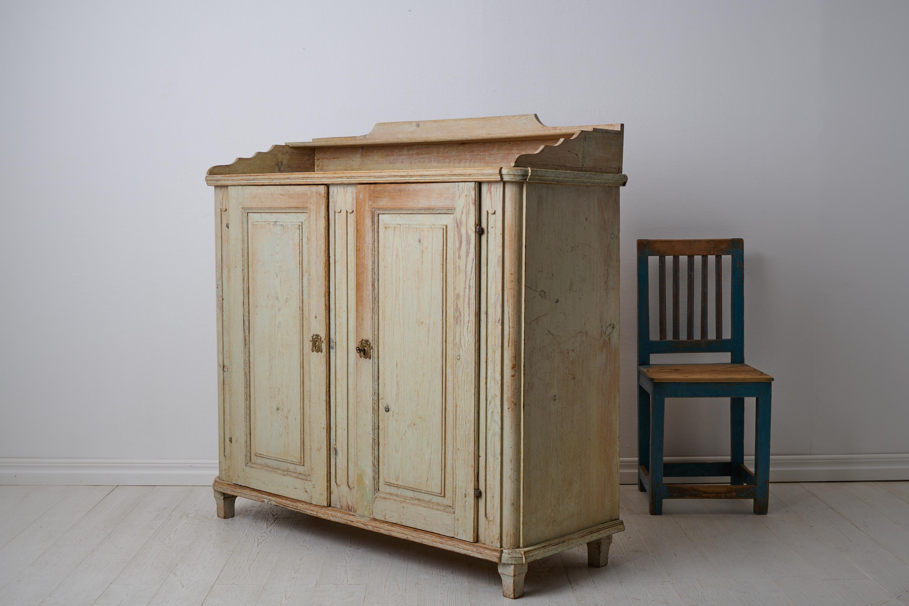 Antikes echtes Sideboard im Gustavianischen Stil, authentische schwedische Landhausmöbel im Zustand „Gut“ in Kramfors, SE