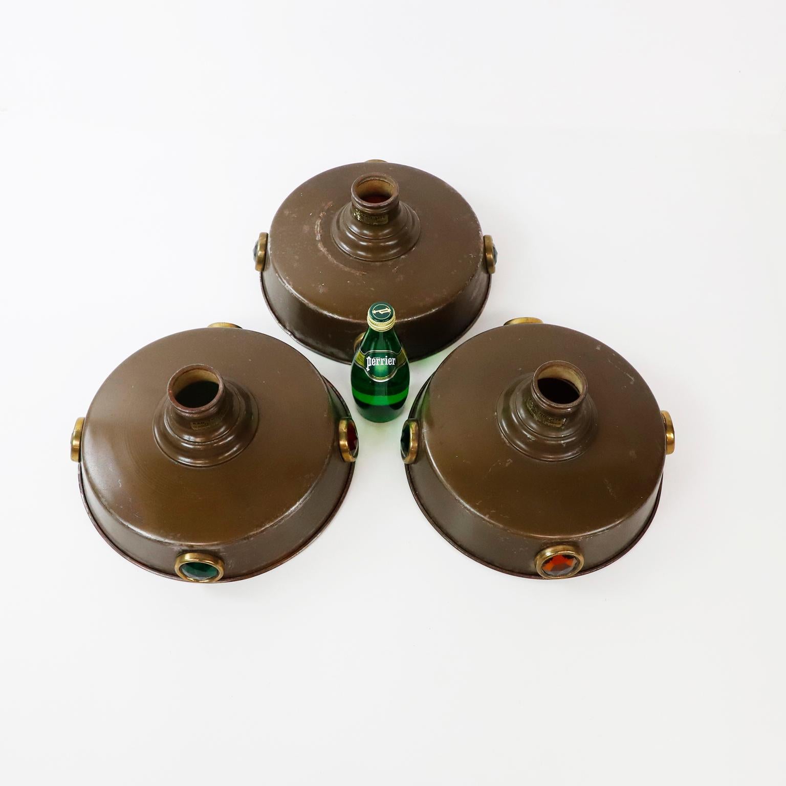 Antique Genuine Kan-Tro-Lite set of three Industrial Shades. In Fair Condition In Mexico City, CDMX