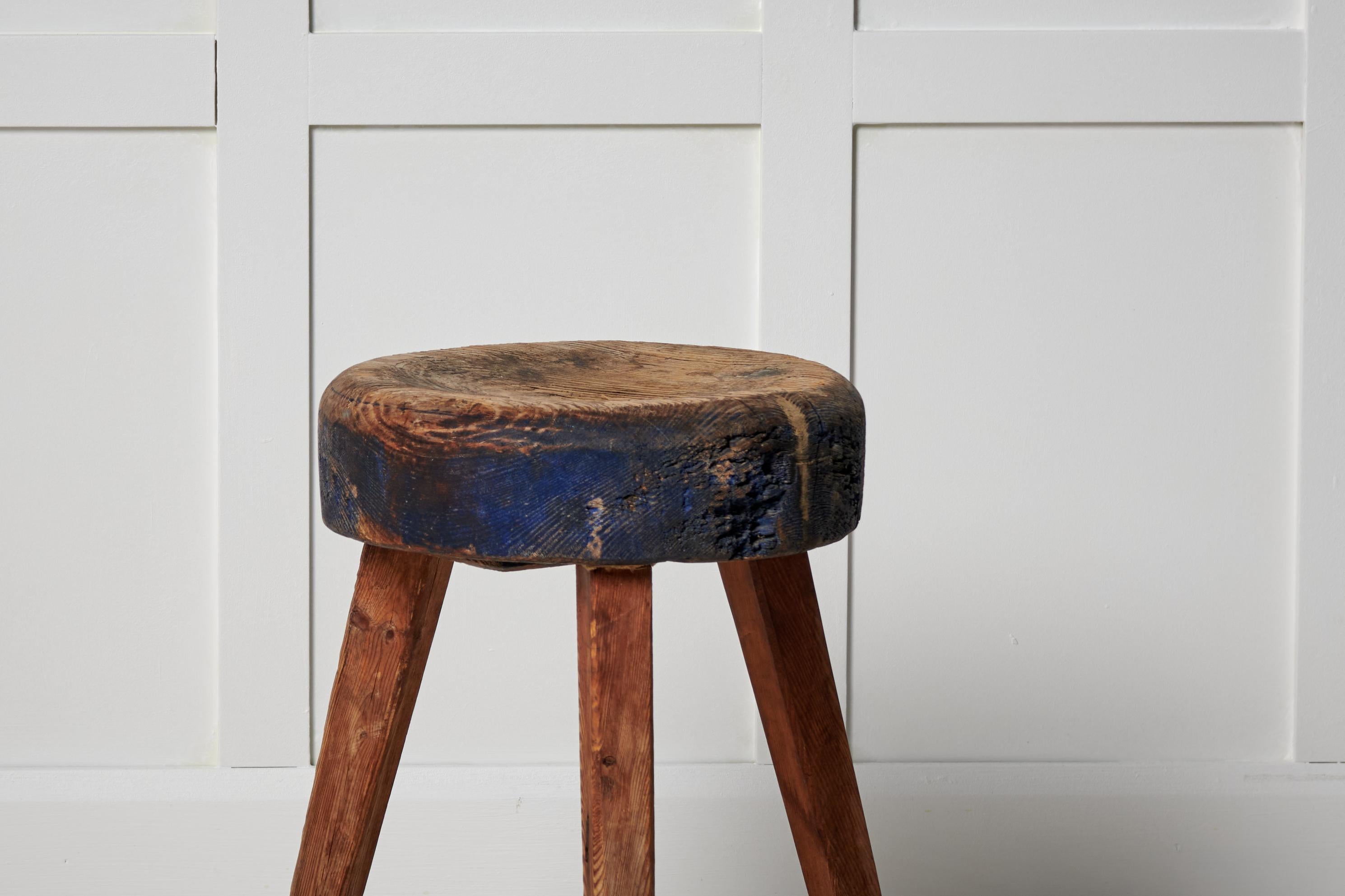 Antique Genuine Northern Swedish Country House Pine Stool In Good Condition For Sale In Kramfors, SE
