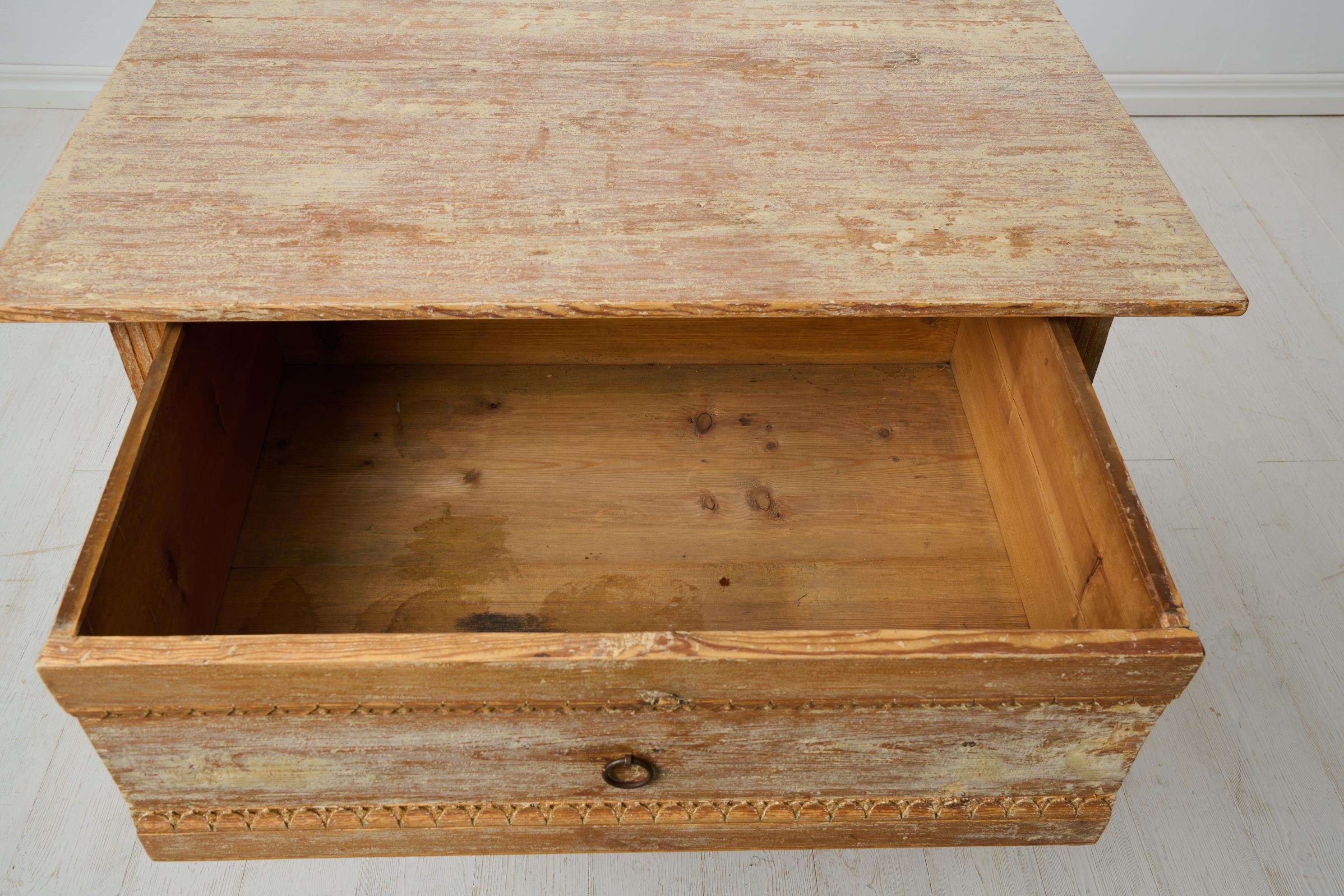 The House House of Antiques of Hälsingland, authentique table de campagne gustavienne du nord de la Suède en vente 2