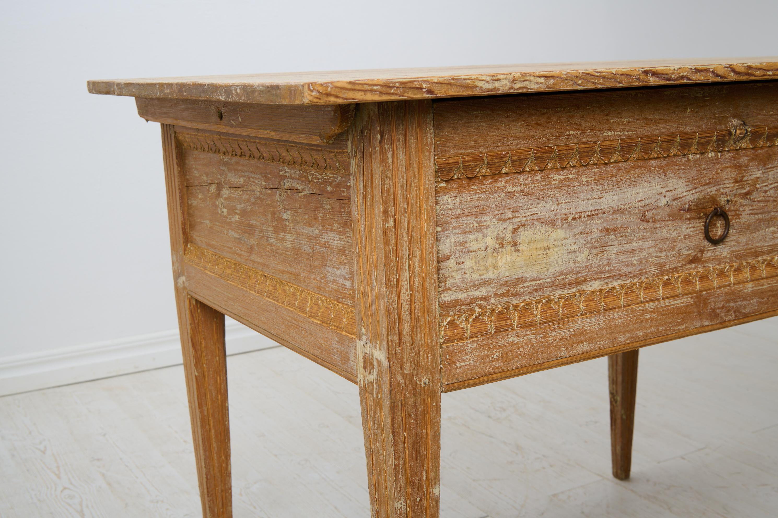 The House House of Antiques of Hälsingland, authentique table de campagne gustavienne du nord de la Suède en vente 1