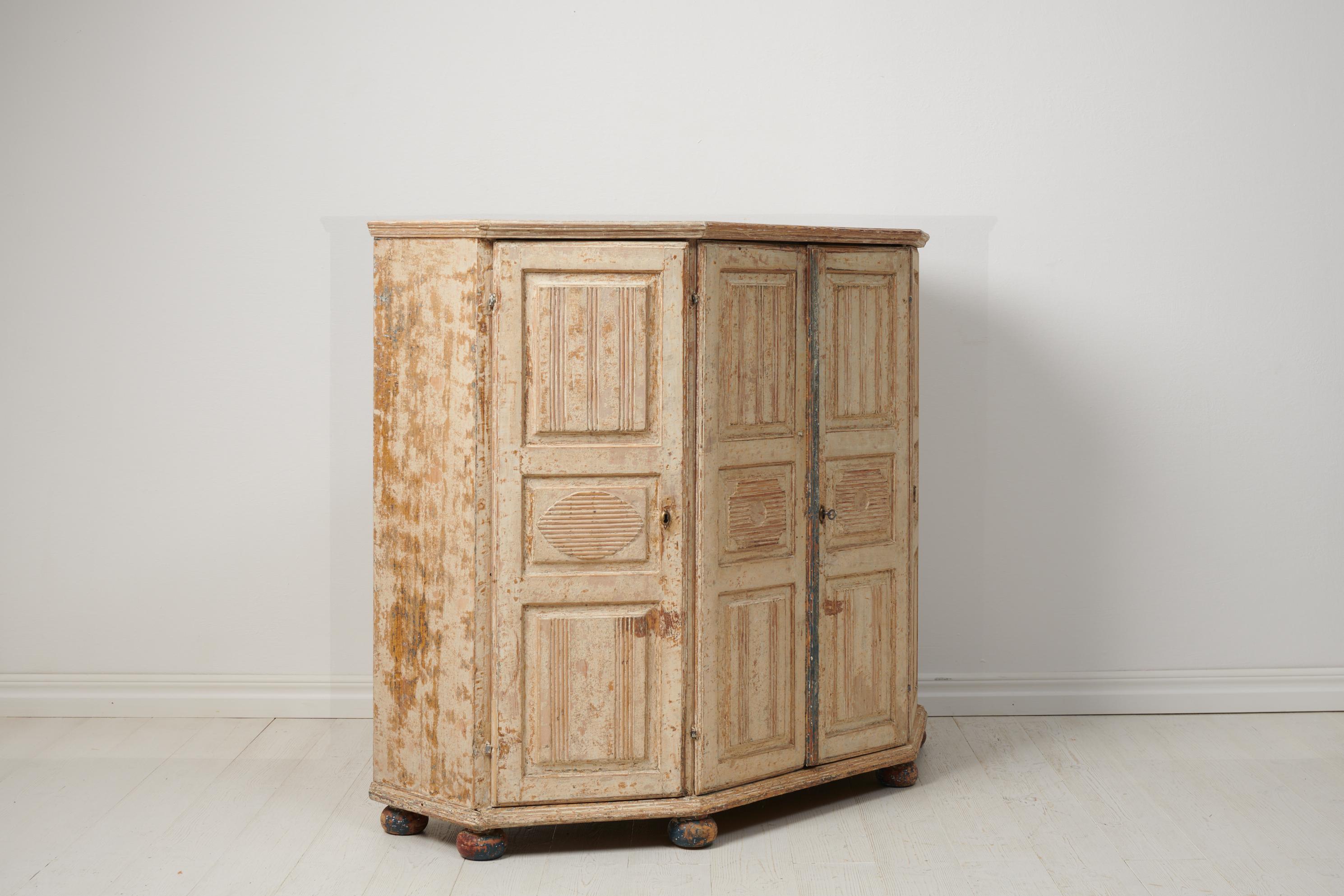 Antique Genuine Northern Swedish Gustavian Style Country Pine Sideboard  In Good Condition For Sale In Kramfors, SE
