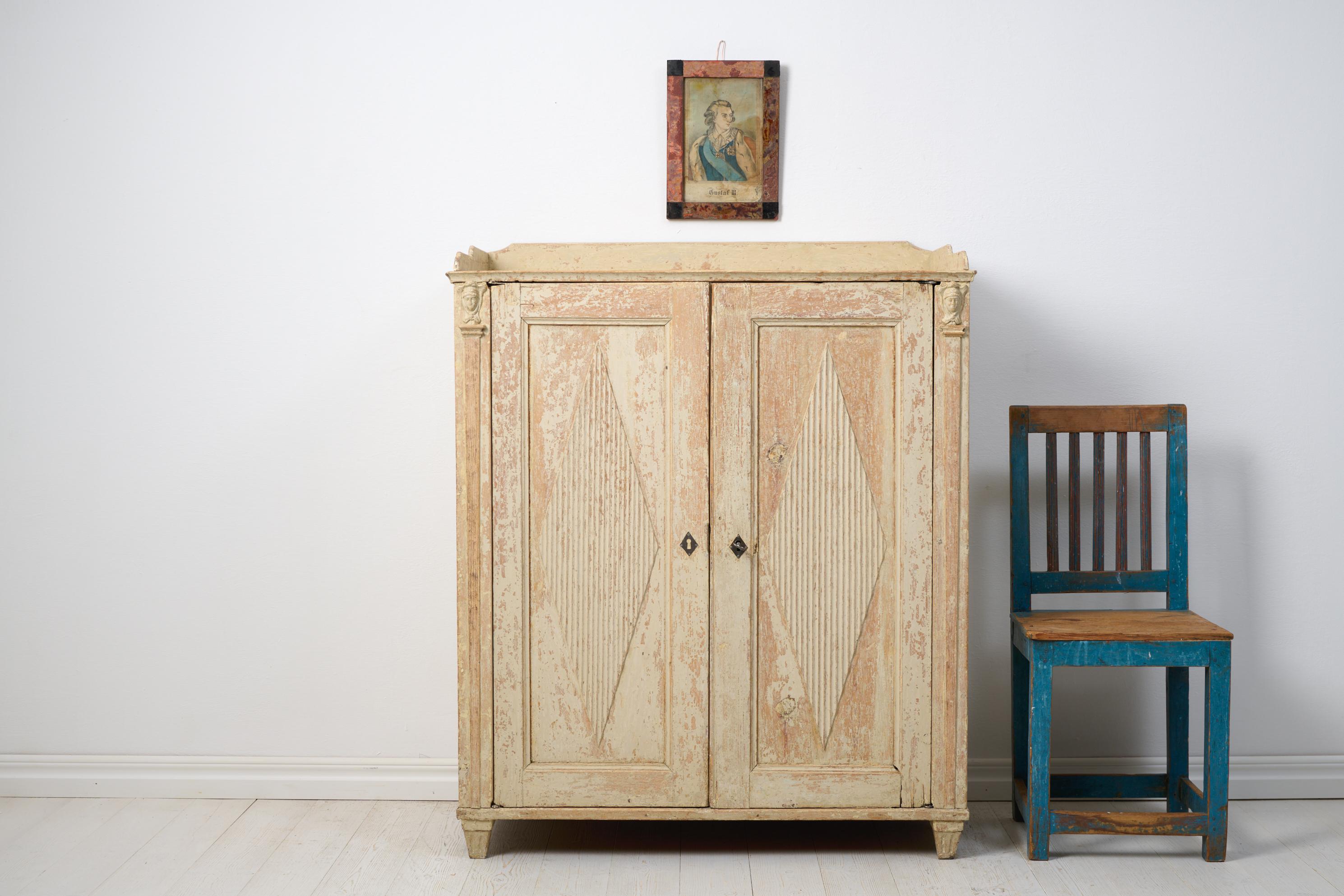 Antique Genuine Swedish Gustavian Neoclassical Handmade Pine Sideboard In Good Condition For Sale In Kramfors, SE