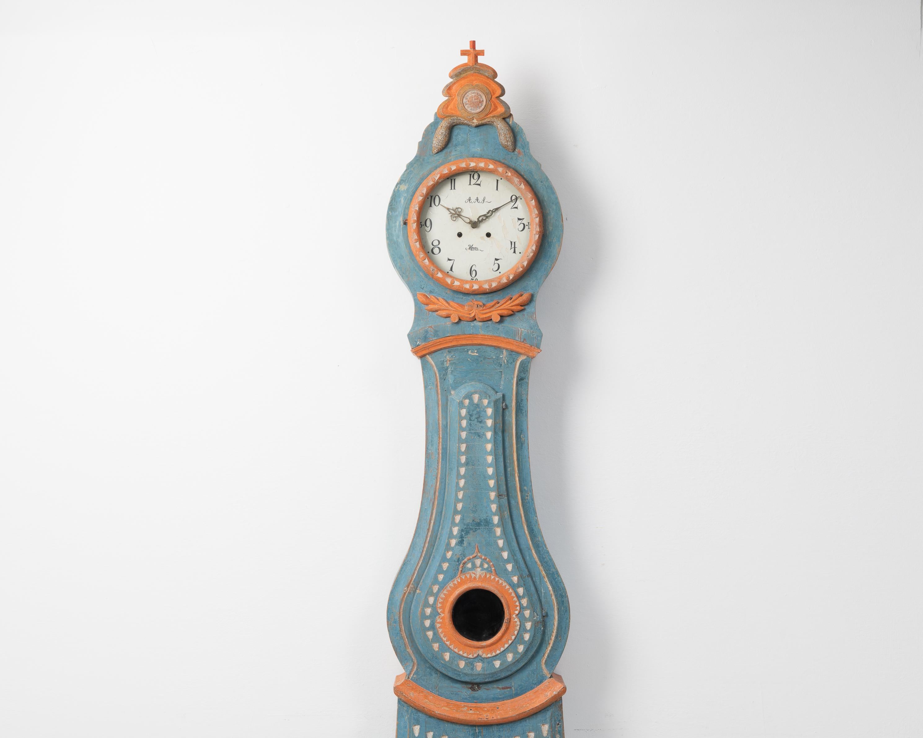 Antike Uhr mit langem Gehäuse aus echtem schwedischem Kiefernholz im Angebot 1