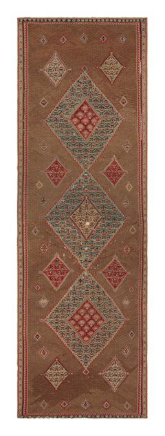 Antiker geometrischer persischer Kelim-Senneh-Läufer aus Wolle in Beige und Rot von Teppich & Kelim