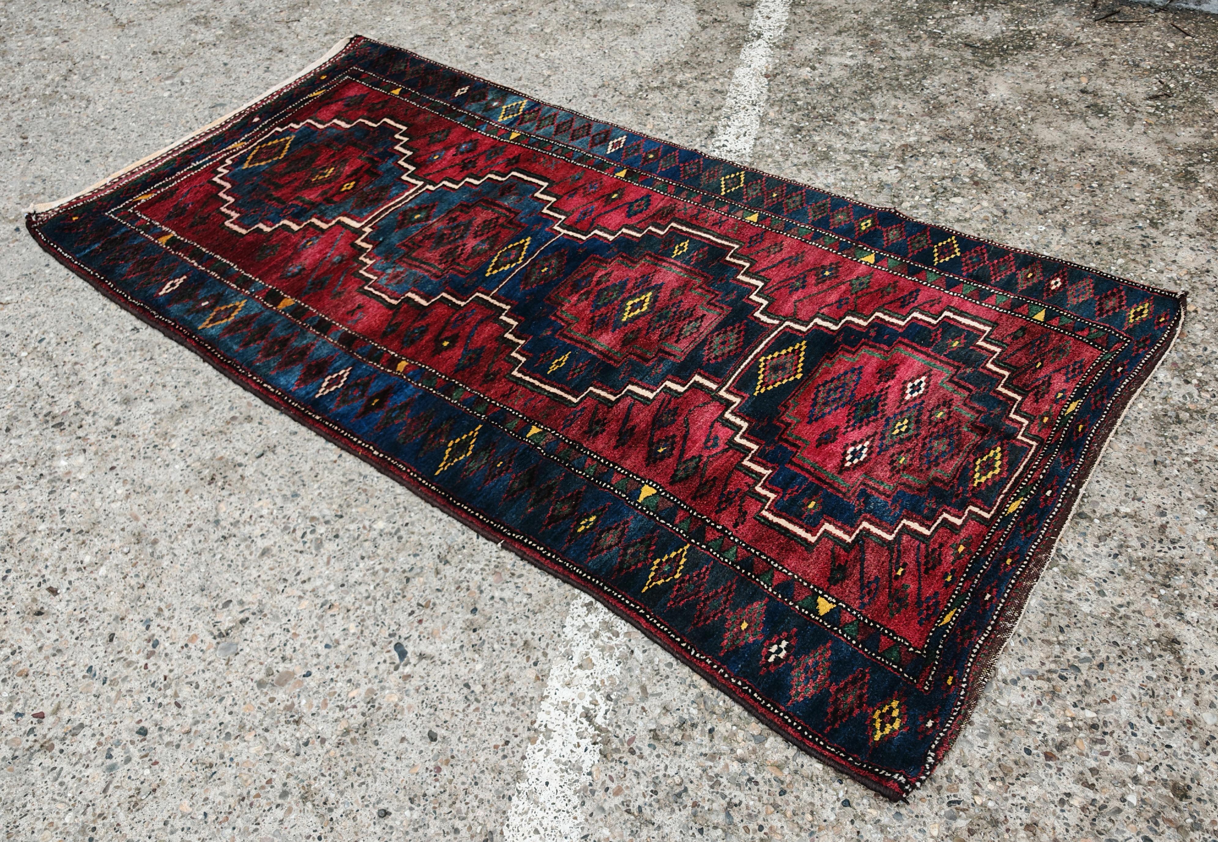 Caucasico Antico tappeto geometrico Kelardasht o Kazak tessuto a mano, tinture naturali in lana vergine in vendita