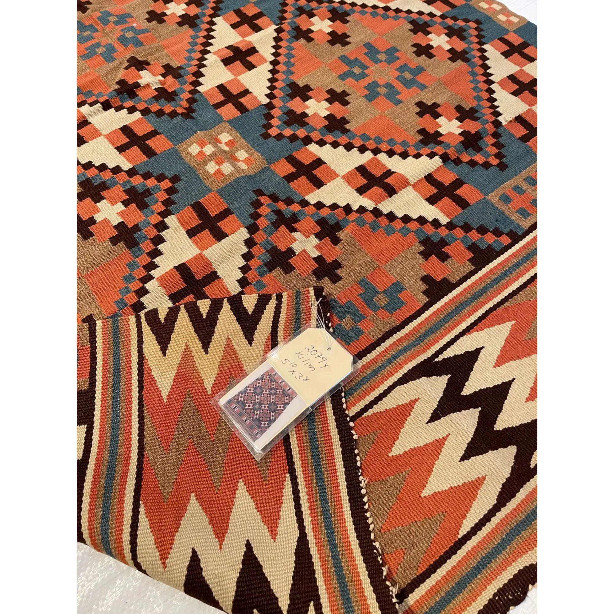 Antique Geometric Kilim Runner Rug - 5'10'' X 3'8'' In Good Condition For Sale In Los Angeles, US