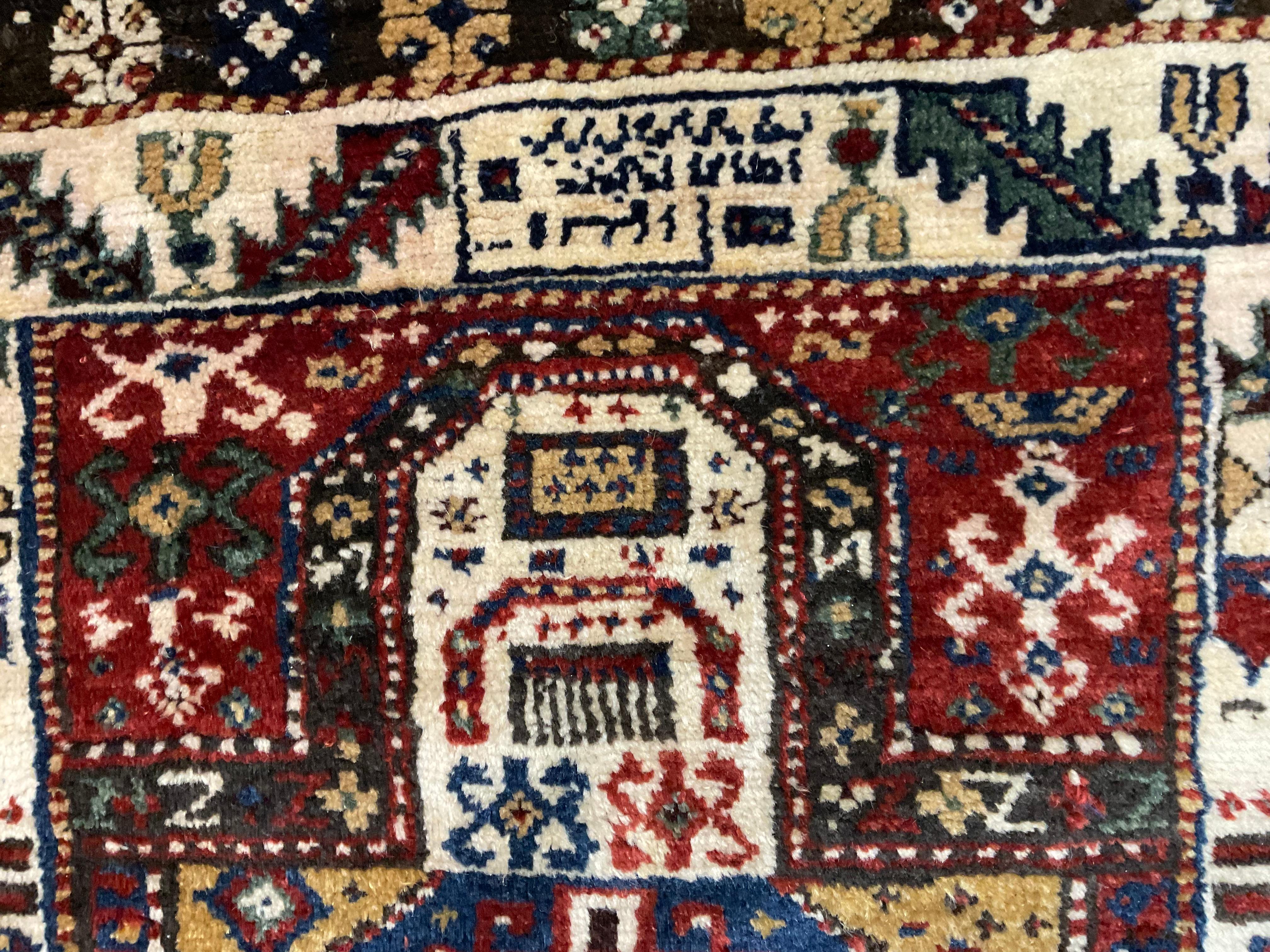 Antiker kaukasischer Teppich mit geometrischen Motiven, Stammeskunst im Angebot 5