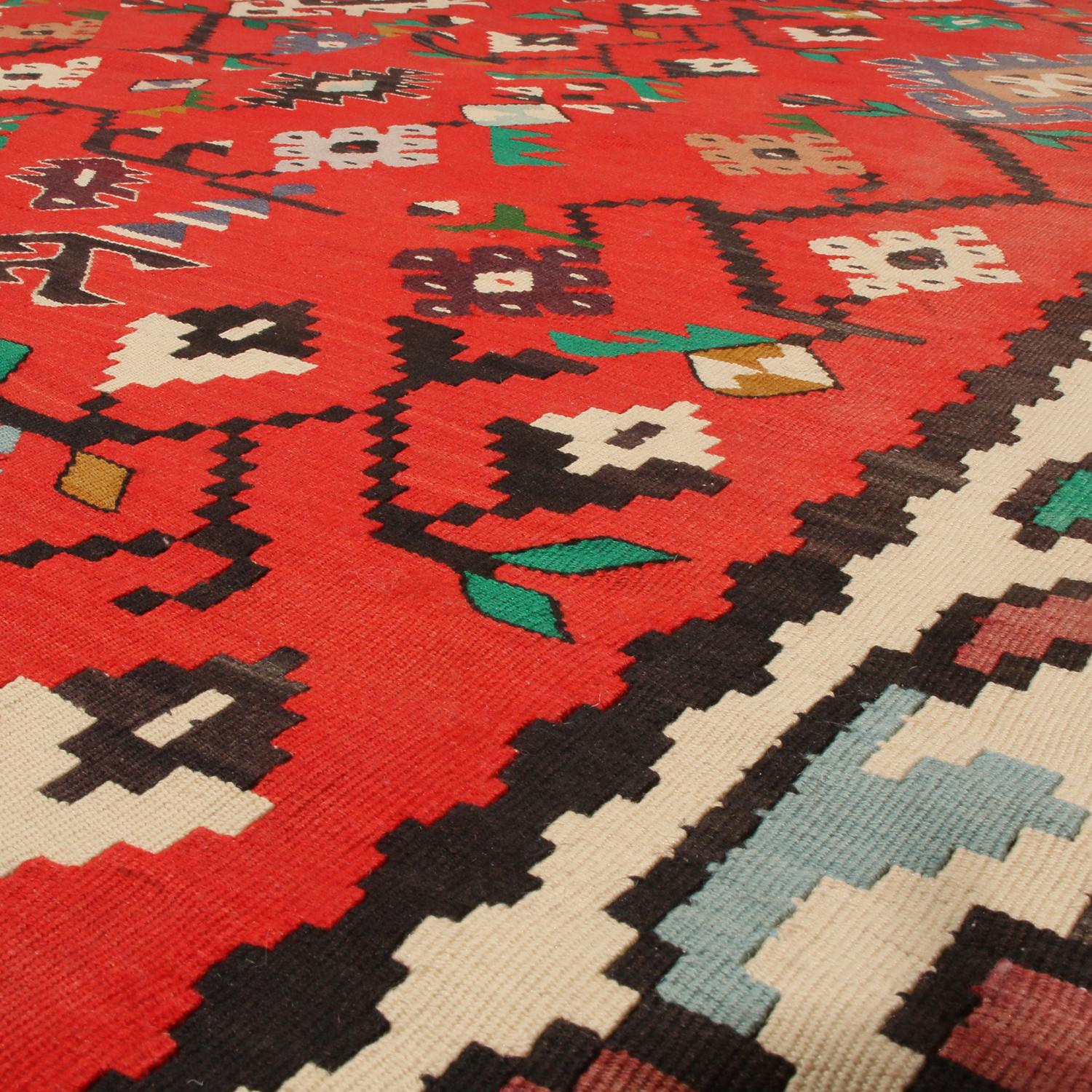 Antique Geometric Red and Beige Wool Kilim Rug  In Excellent Condition In Long Island City, NY