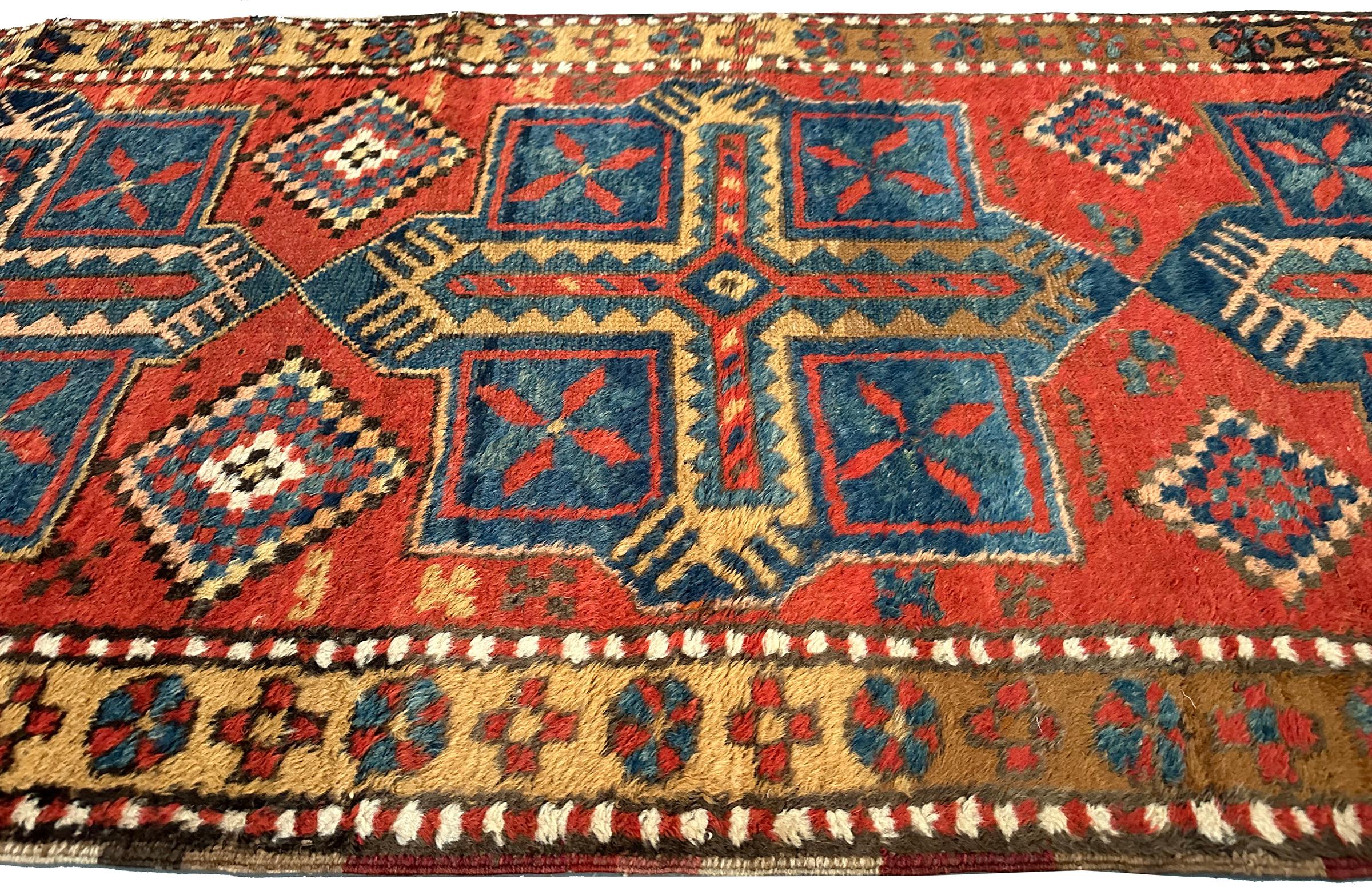 Antique Geometric Tribal Rug Handmade Runner Rug 1900 89cm x 262cm 3x9ft In Good Condition For Sale In New York, NY