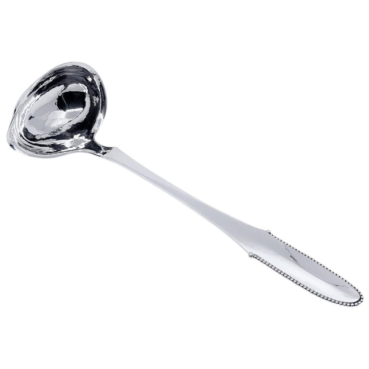 Antike Georg Jensen Sterlingsilber Große Perlenschale/Suppenkelle 151, antik im Angebot
