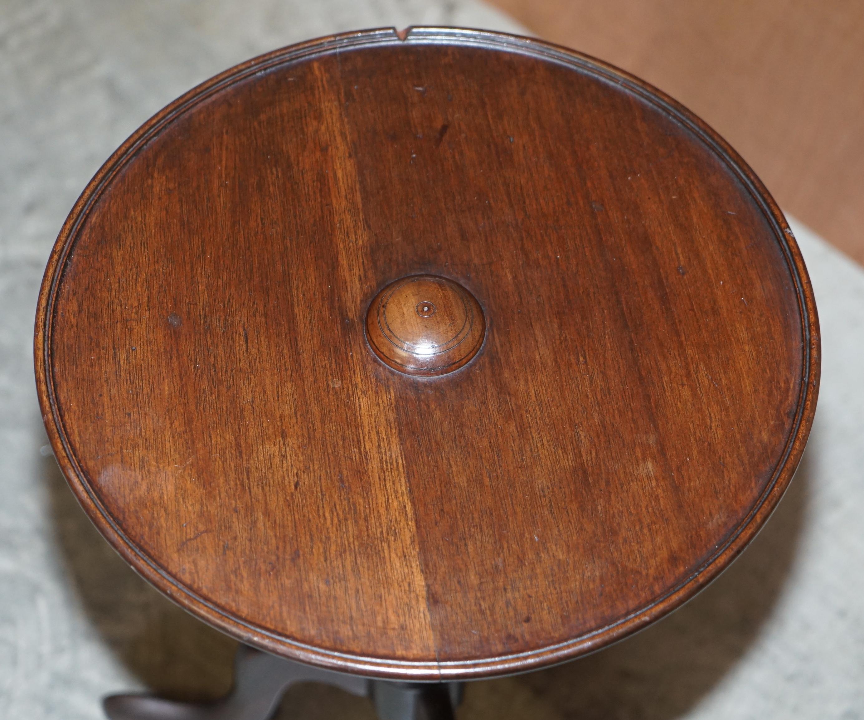 English Antique Georgain / Victorian Stamped Hardwood Tripod Lamp Side End Wine Table For Sale