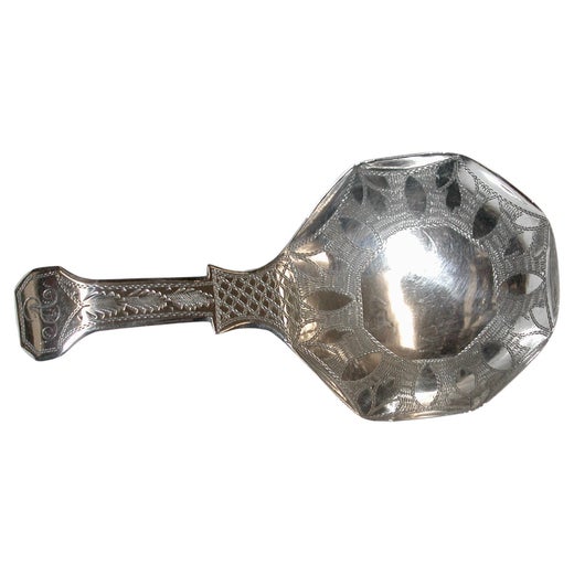 Antique George 111 Silver Bright Cut Tea Caddy Spoon Dated 1817