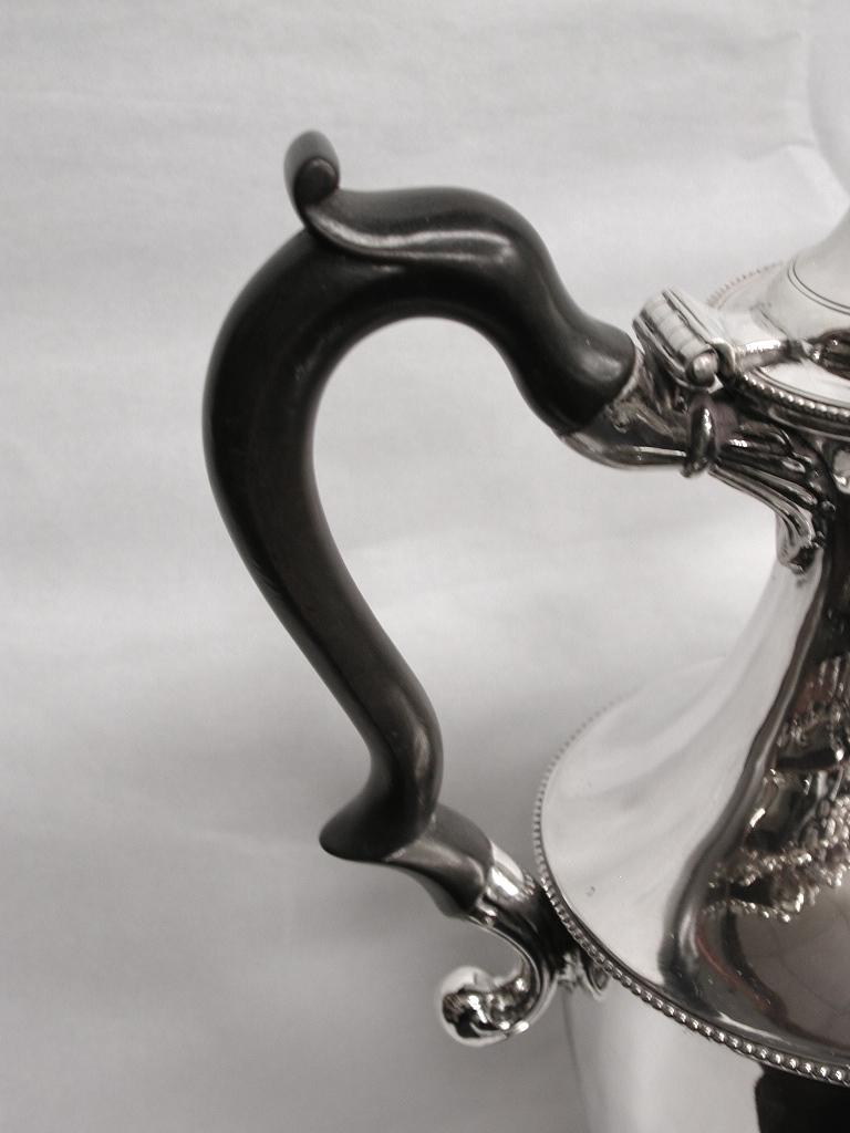 Beaded Antique George 111 Silver Coffee Pot, London, George Smith 11, Dated 1782 For Sale