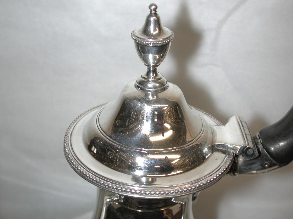Antique George 111 Silver Coffee Pot, London, George Smith 11, Dated 1782 For Sale 1