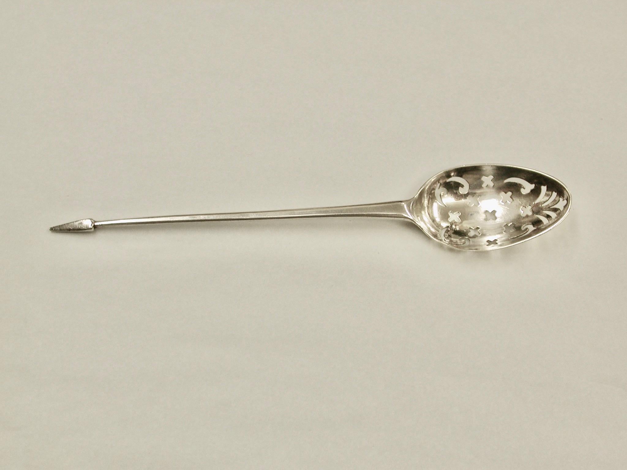 Antigua cuchara moteada de plata George 111 Fechada circa 1760 James Marson Londres mediados del siglo XVIII