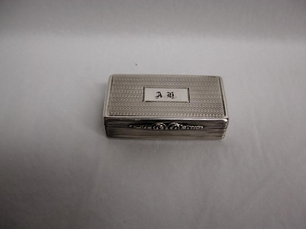 Antique George 1V Silver Snuff Box
Assayed in Birmingham, made by Thomas Shaw
No signs of wear anywhere, lovely patina!
Wonderful lemon coloured gilding inside.