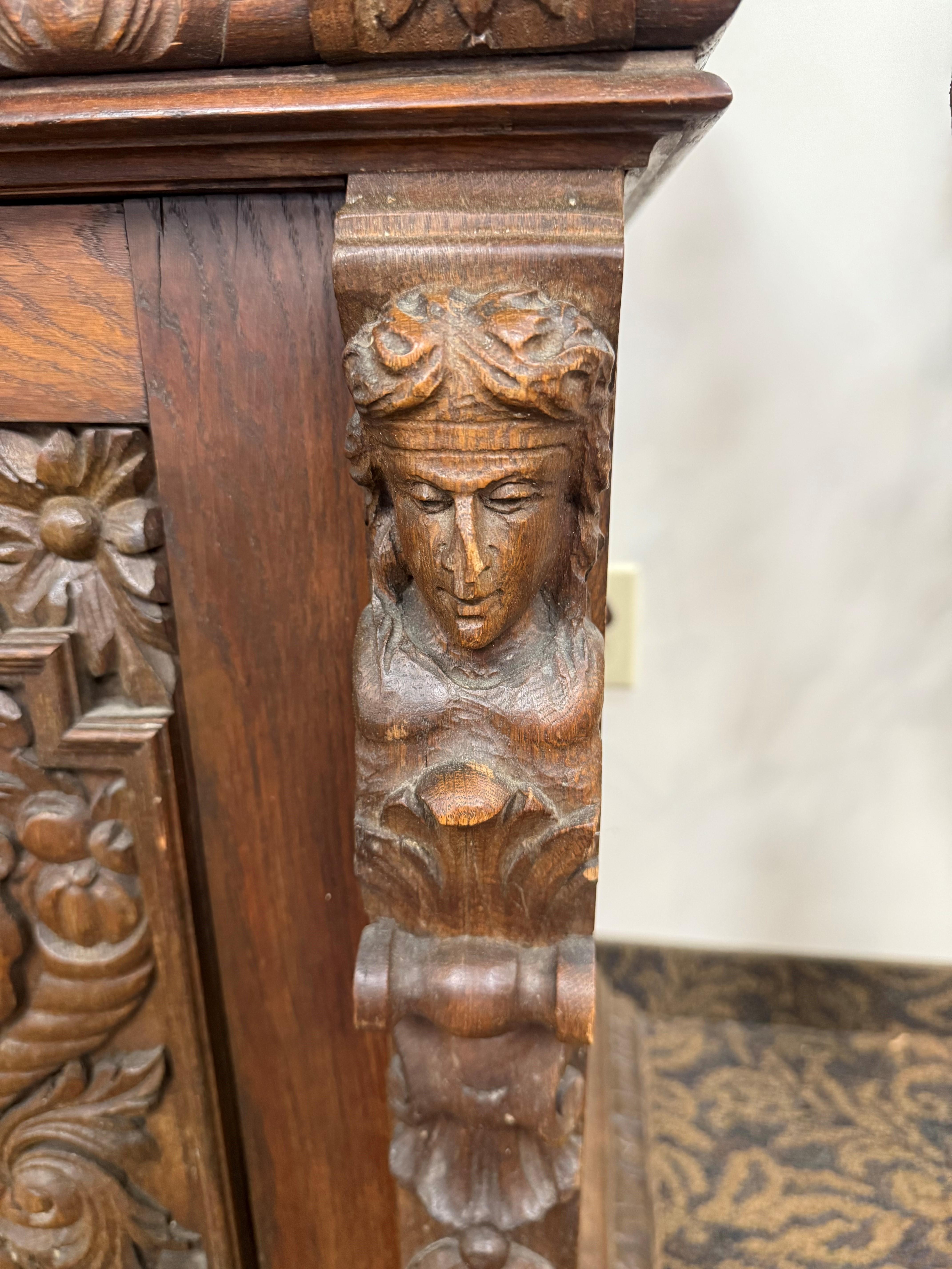 Antiguo George Fleet and Co. Armario Servidor Buffet de Roble Tallado a Mano en venta 2