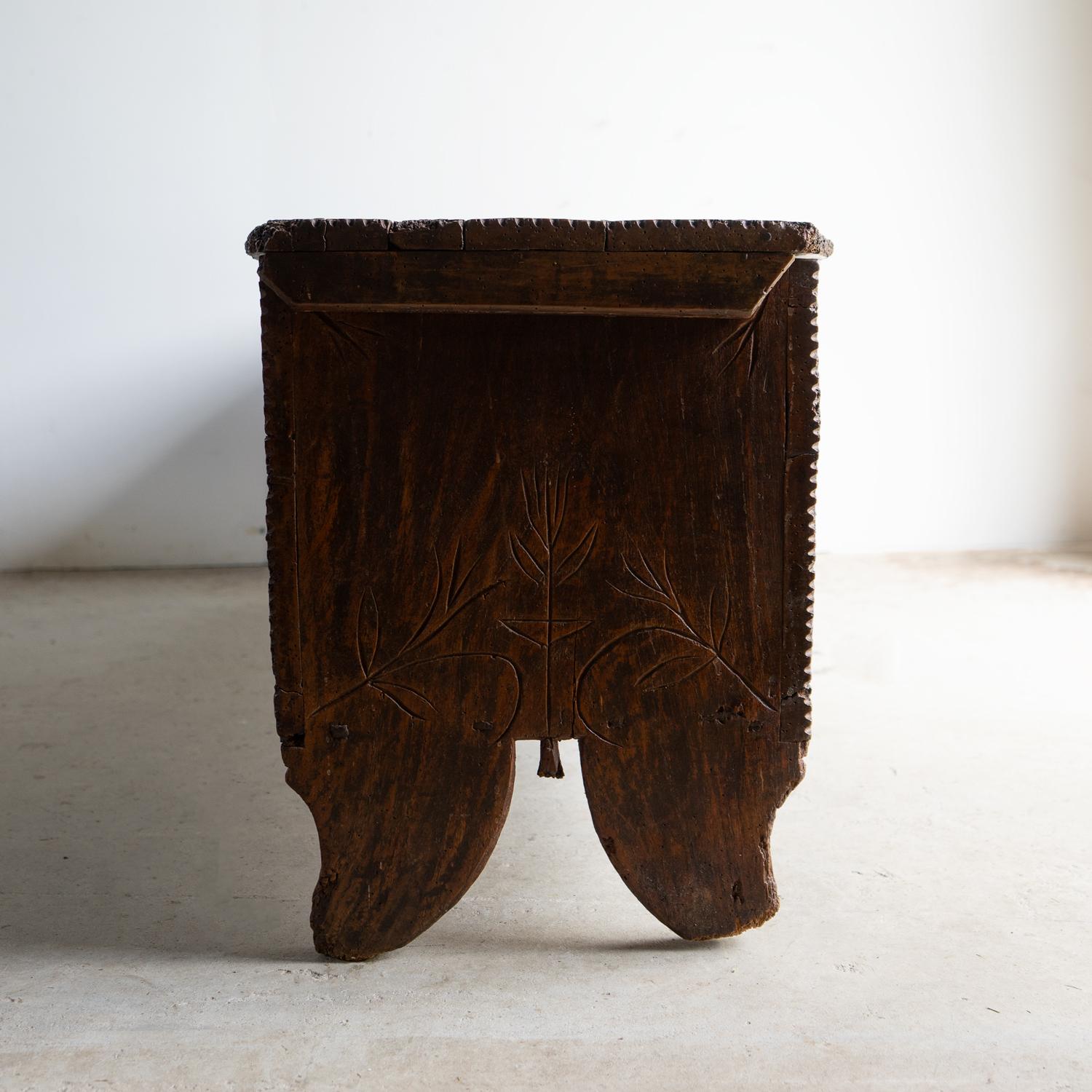 Antike George I Chip geschnitzt Zeder sechs Plank Chest/Coffer, frühen 18. im Angebot 4