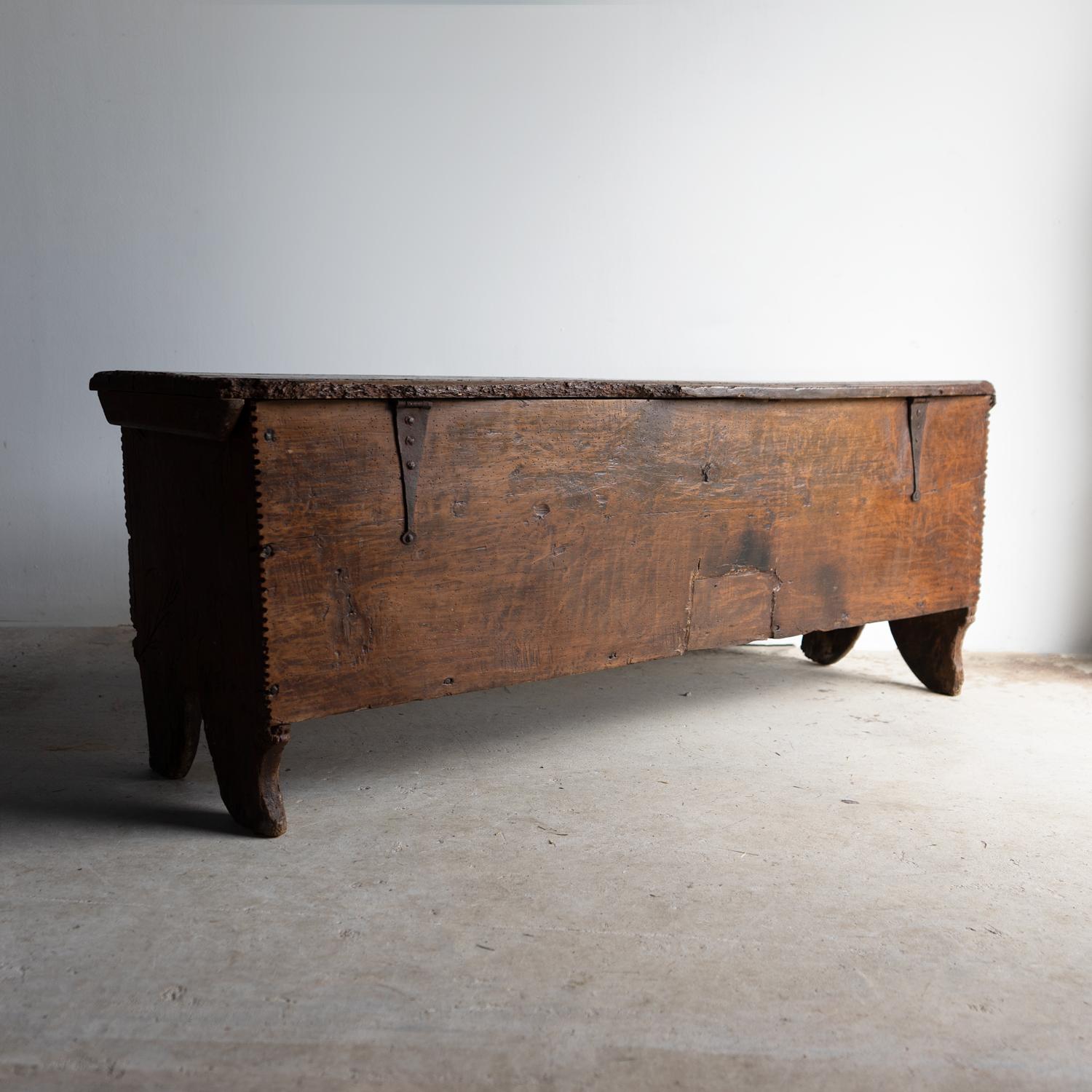 Antike George I Chip geschnitzt Zeder sechs Plank Chest/Coffer, frühen 18. im Angebot 9