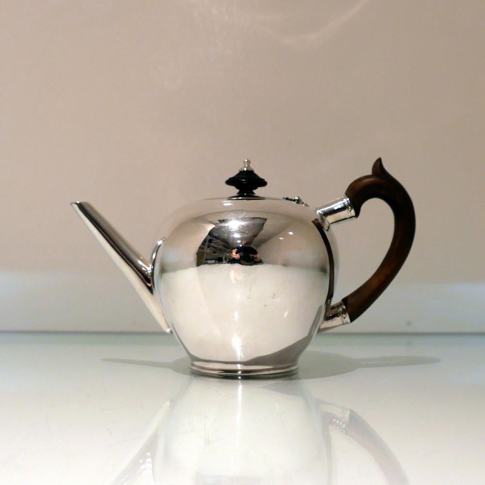 Antique George I Silver Teapot Dublin 1715 Thomas Walker For Sale 2