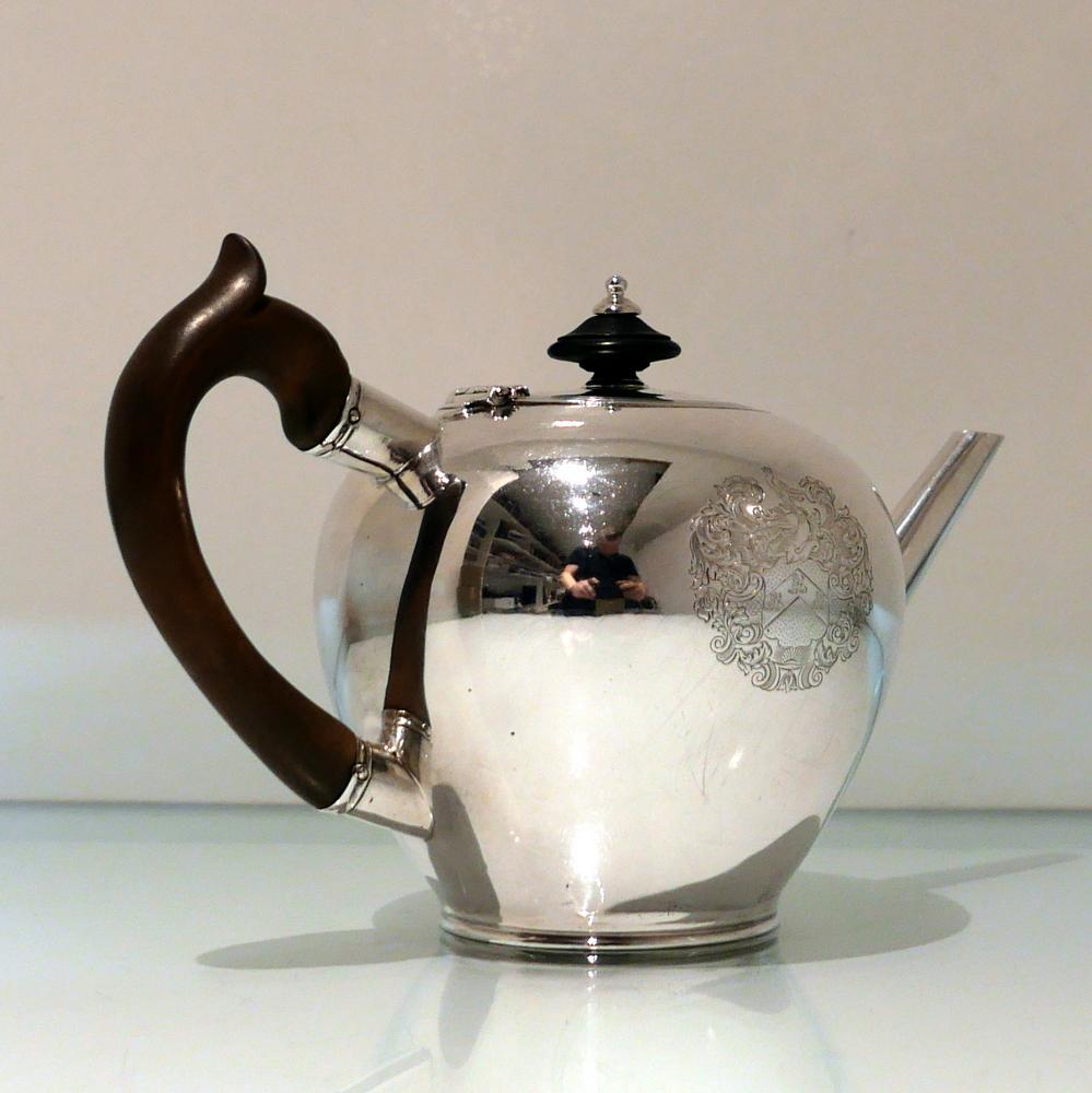 Antique George I Silver Teapot Dublin 1715 Thomas Walker For Sale 4