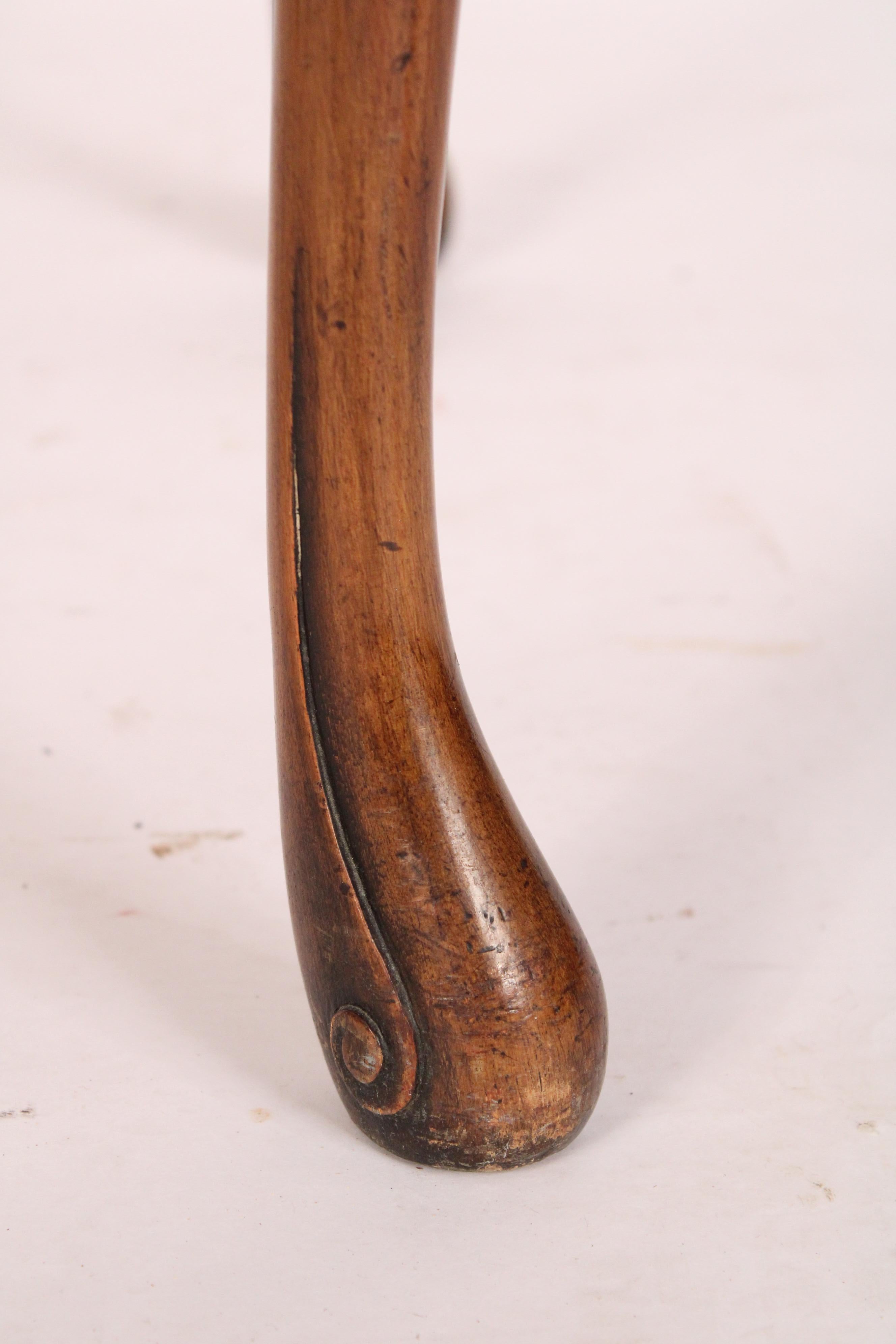 Ancienne table d'appoint en ronce de noyer de style George I en vente 2
