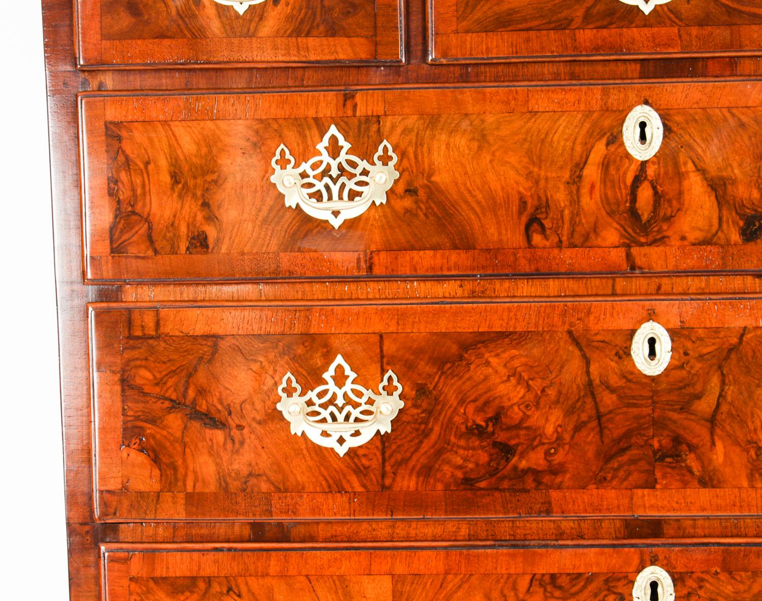 Antique George II Burr Walnut & Crossbanded Chest on Chest, 18th C In Good Condition In London, GB