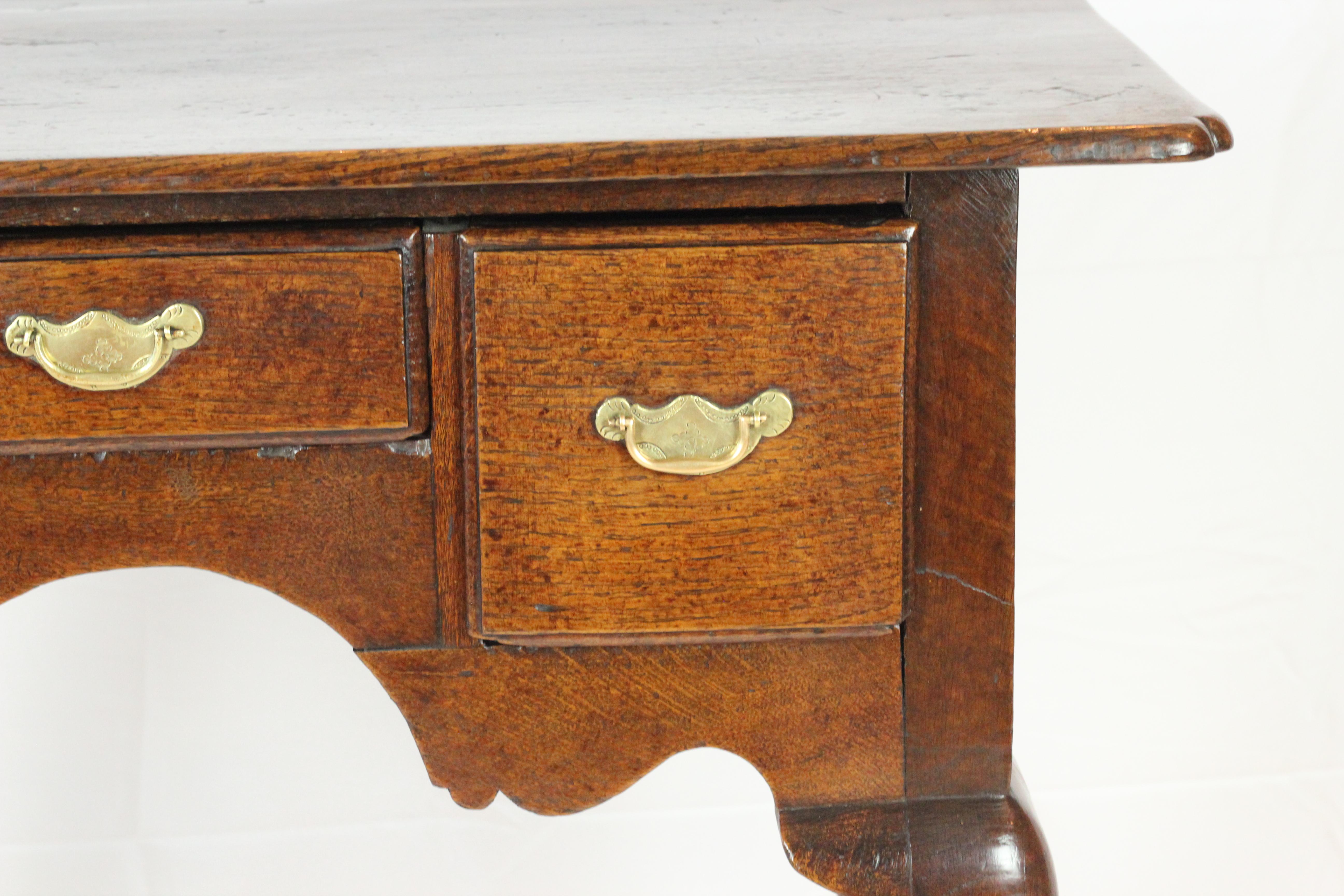 Antigua mesa baja inglesa de roble de Jorge II, circa 1740 en venta 6