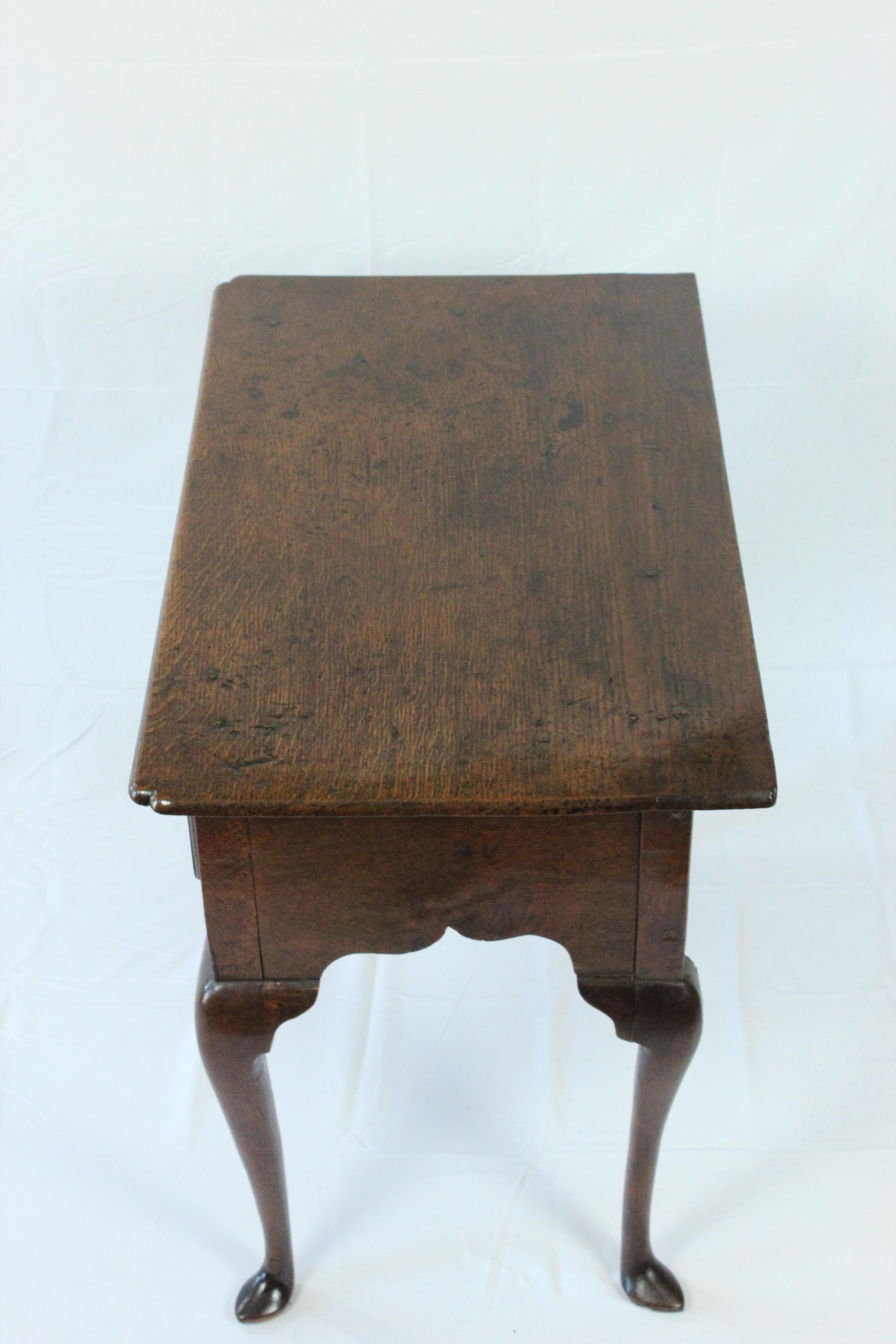 Antigua mesa baja inglesa de roble de Jorge II, circa 1740 en venta 8