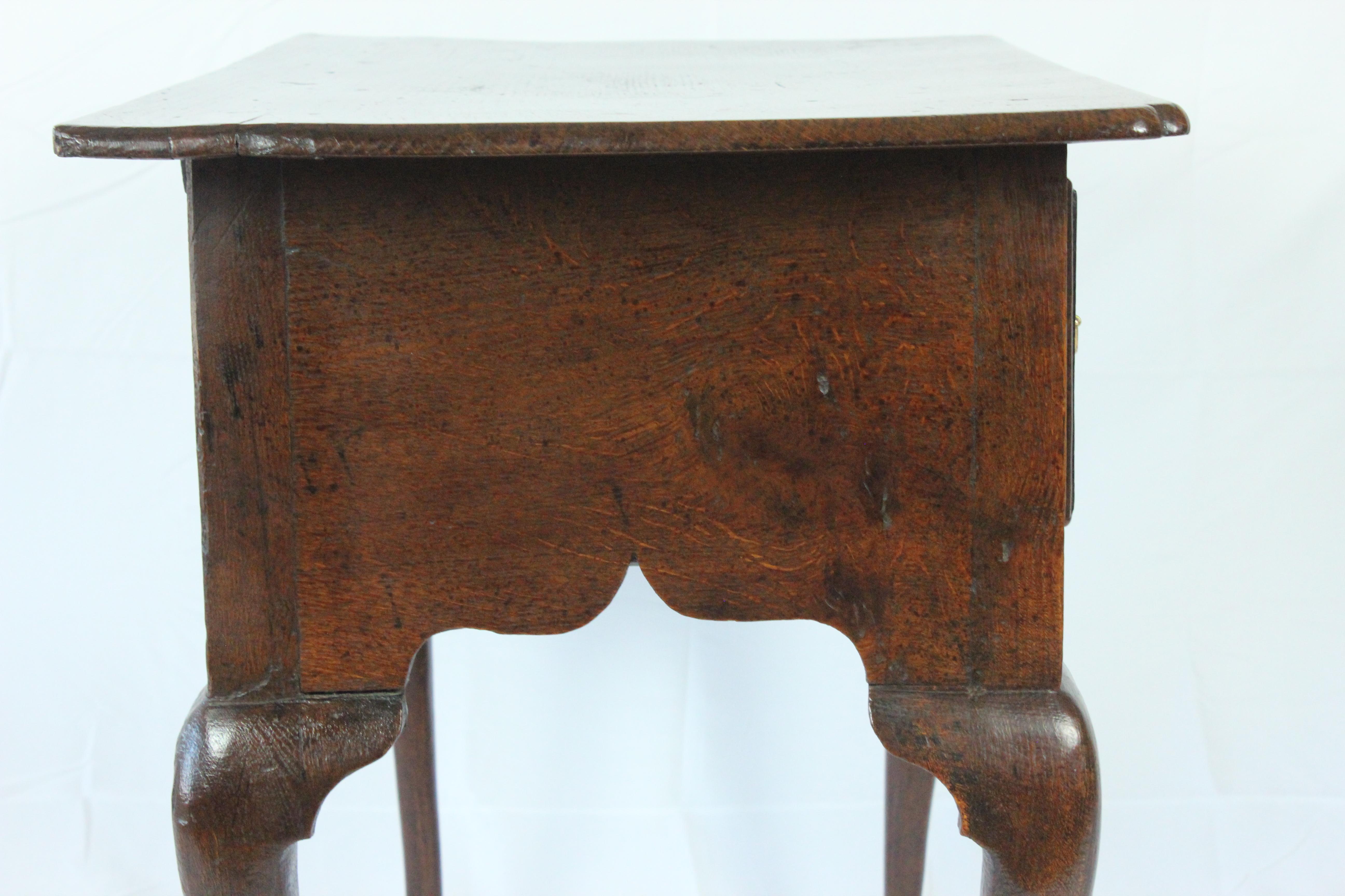 Antigua mesa baja inglesa de roble de Jorge II, circa 1740 en venta 10