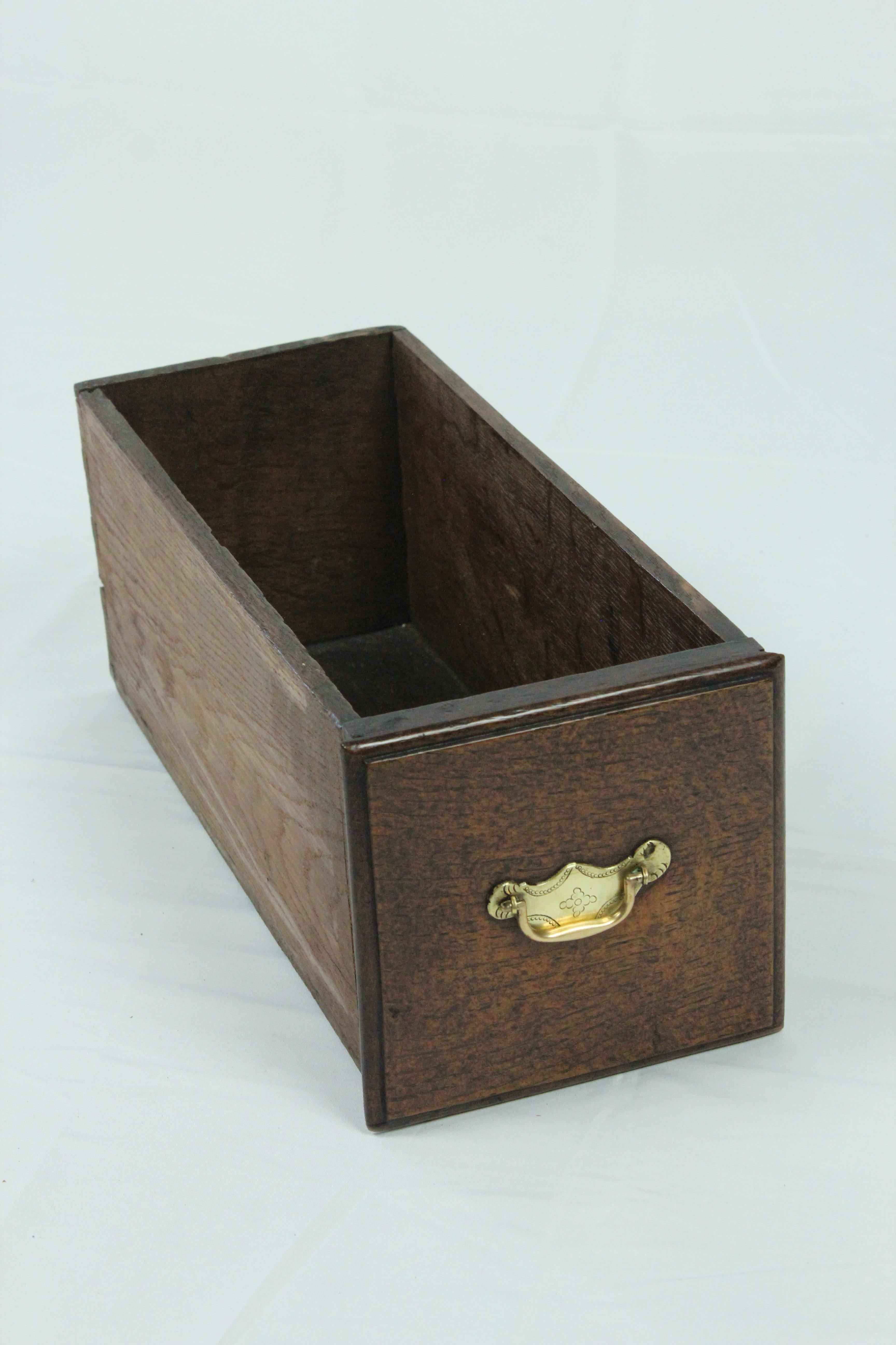 Antigua mesa baja inglesa de roble de Jorge II, circa 1740 en venta 12