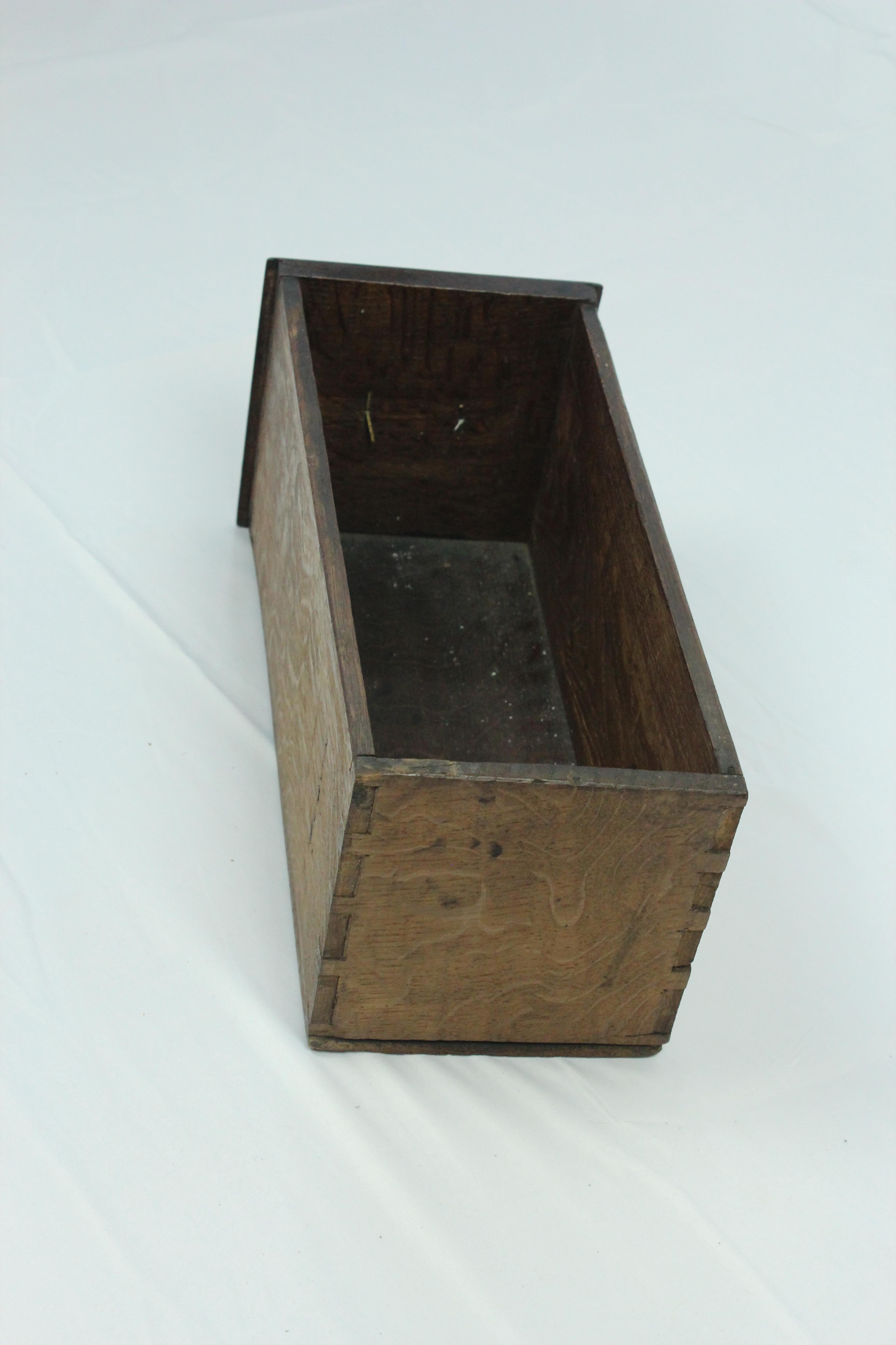 Antigua mesa baja inglesa de roble de Jorge II, circa 1740 en venta 13