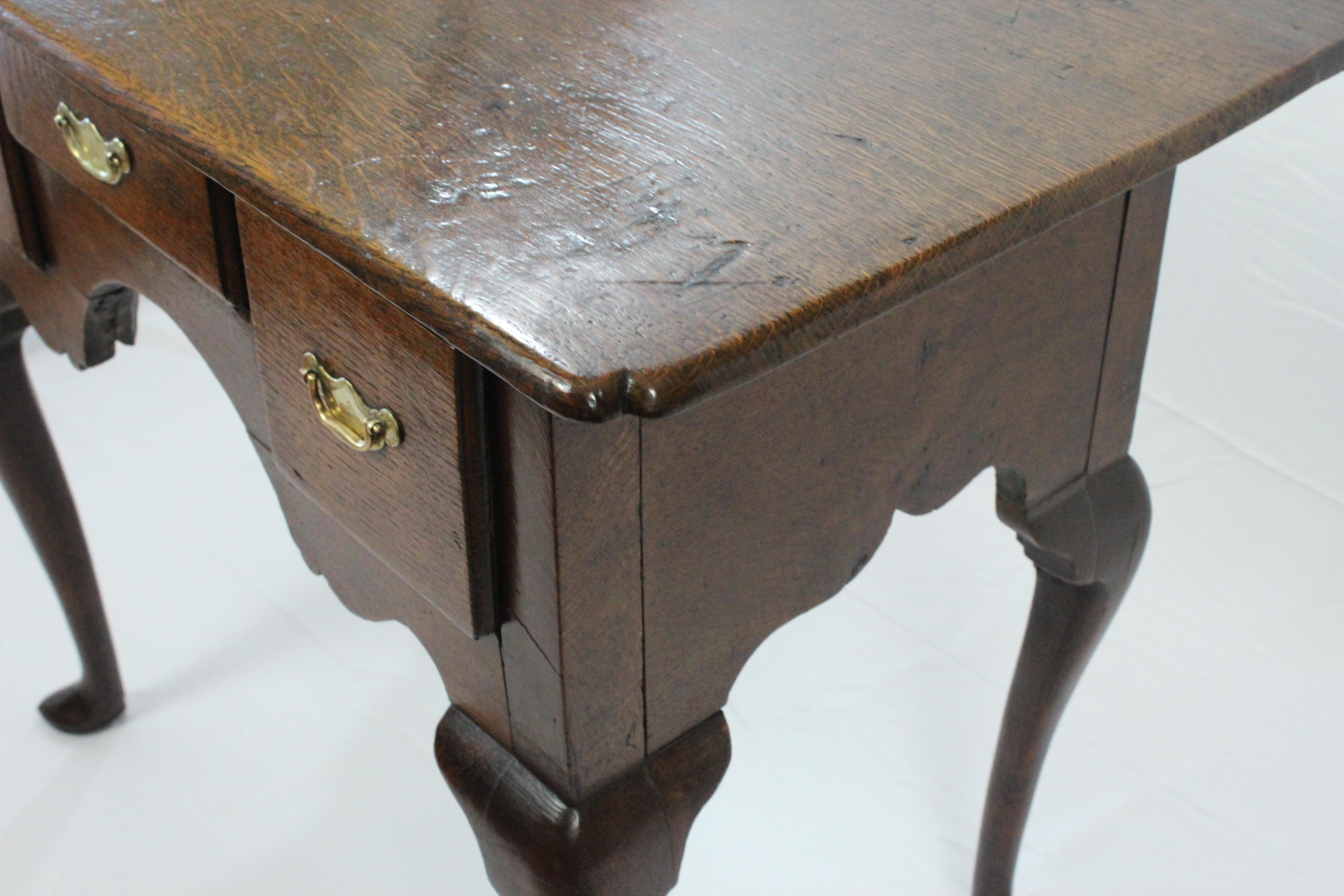 Antigua mesa baja inglesa de roble de Jorge II, circa 1740 en venta 1