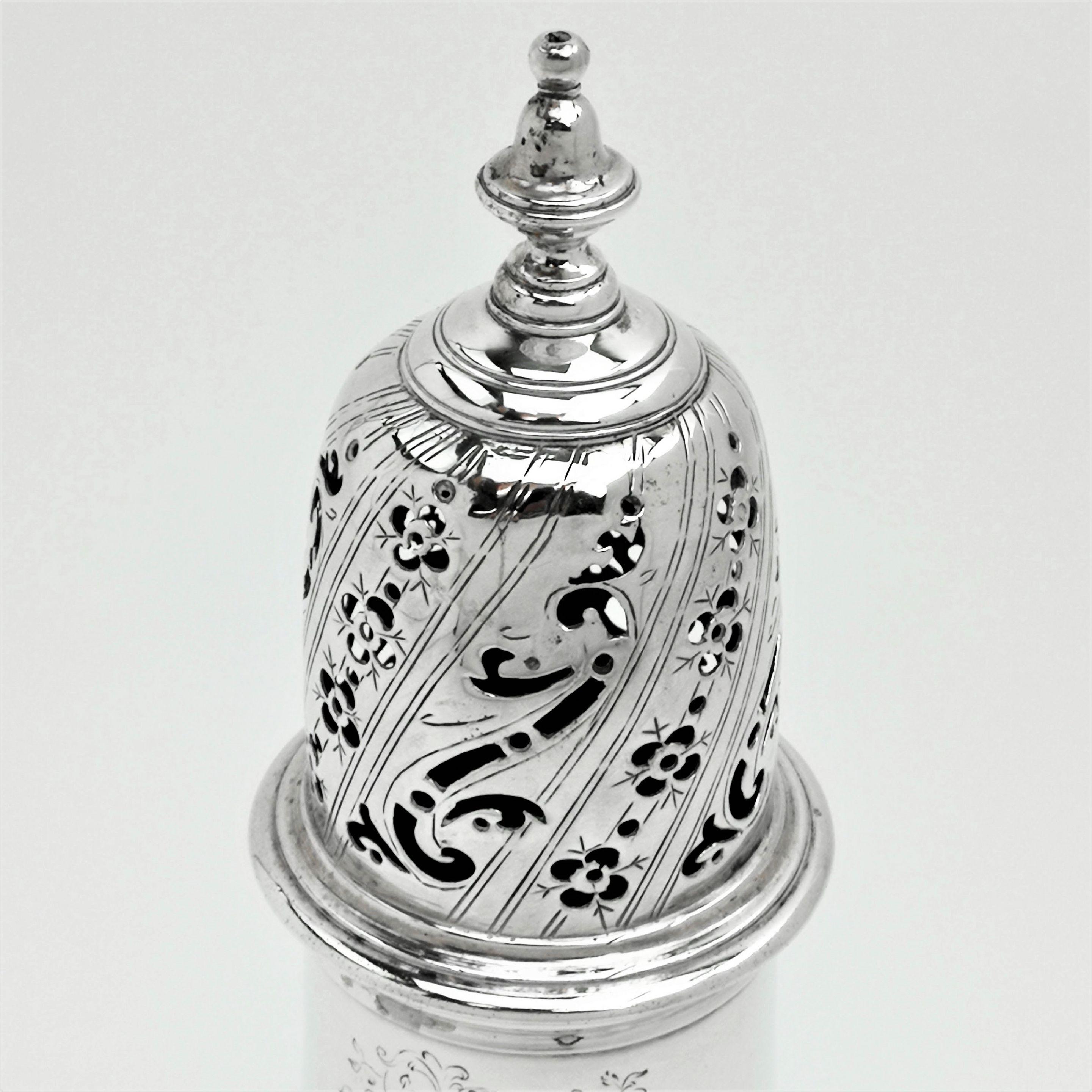 Antique George II Georgian Sterling Silver Sugar Caster, 1752 In Good Condition In London, GB