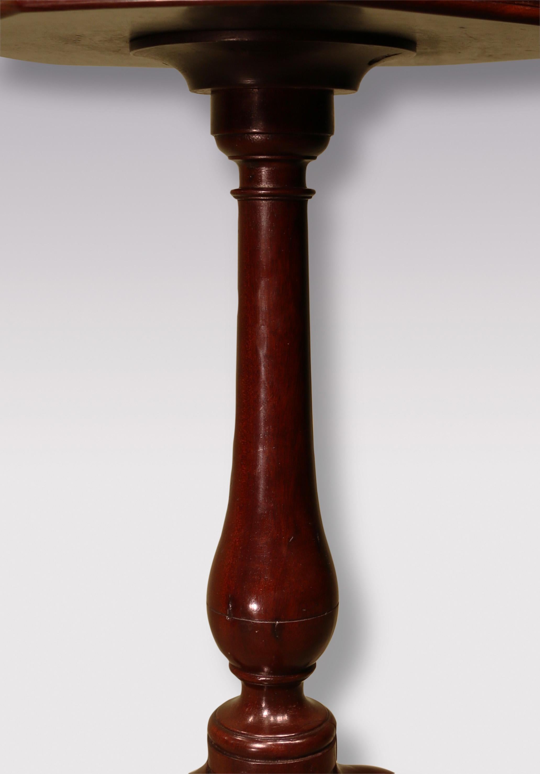 English Antique George II mahogany octagonal top kettle stand For Sale