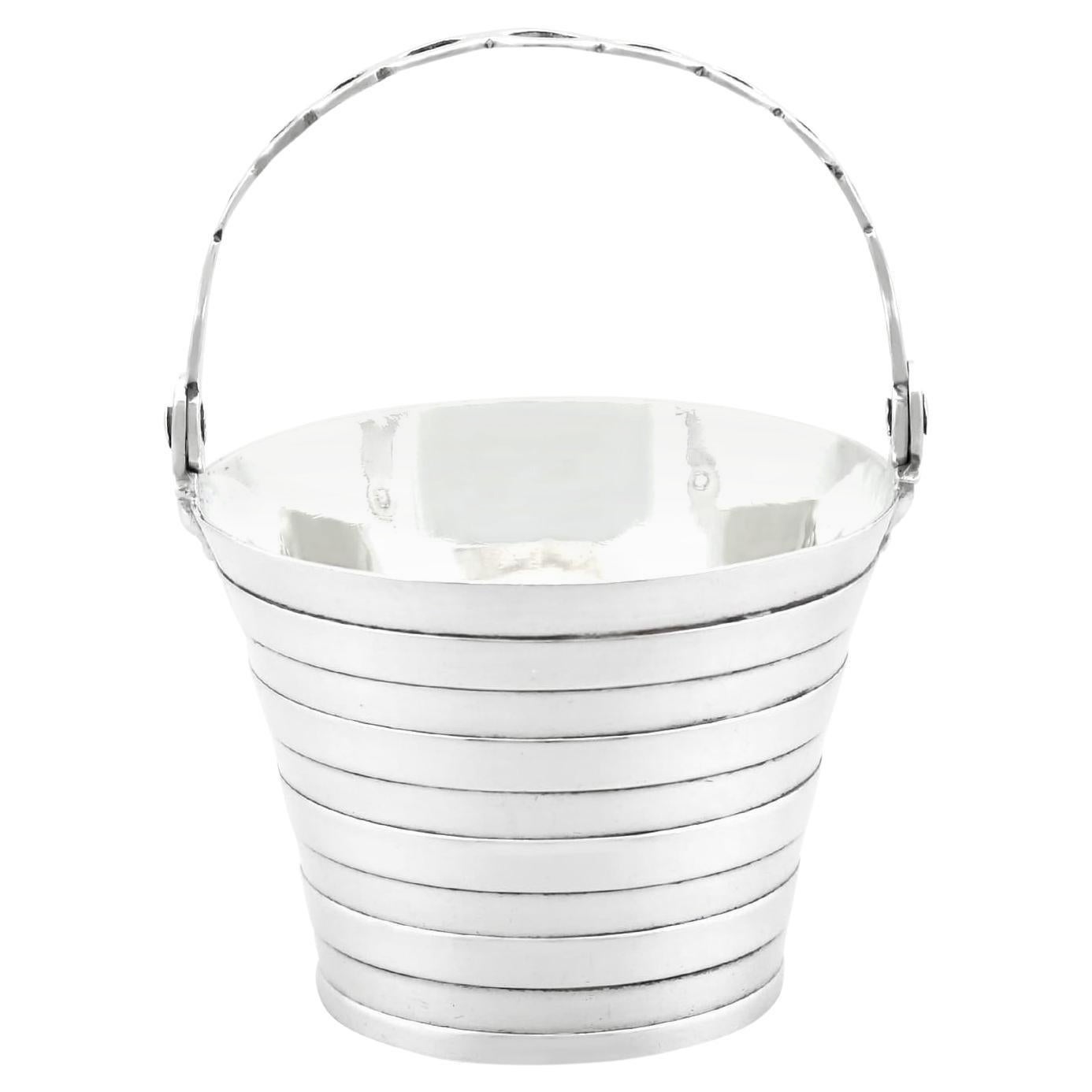 Antike George II. Sterlingsilber Cremefarbene Sterlingsilber-Pail (1752) im Angebot